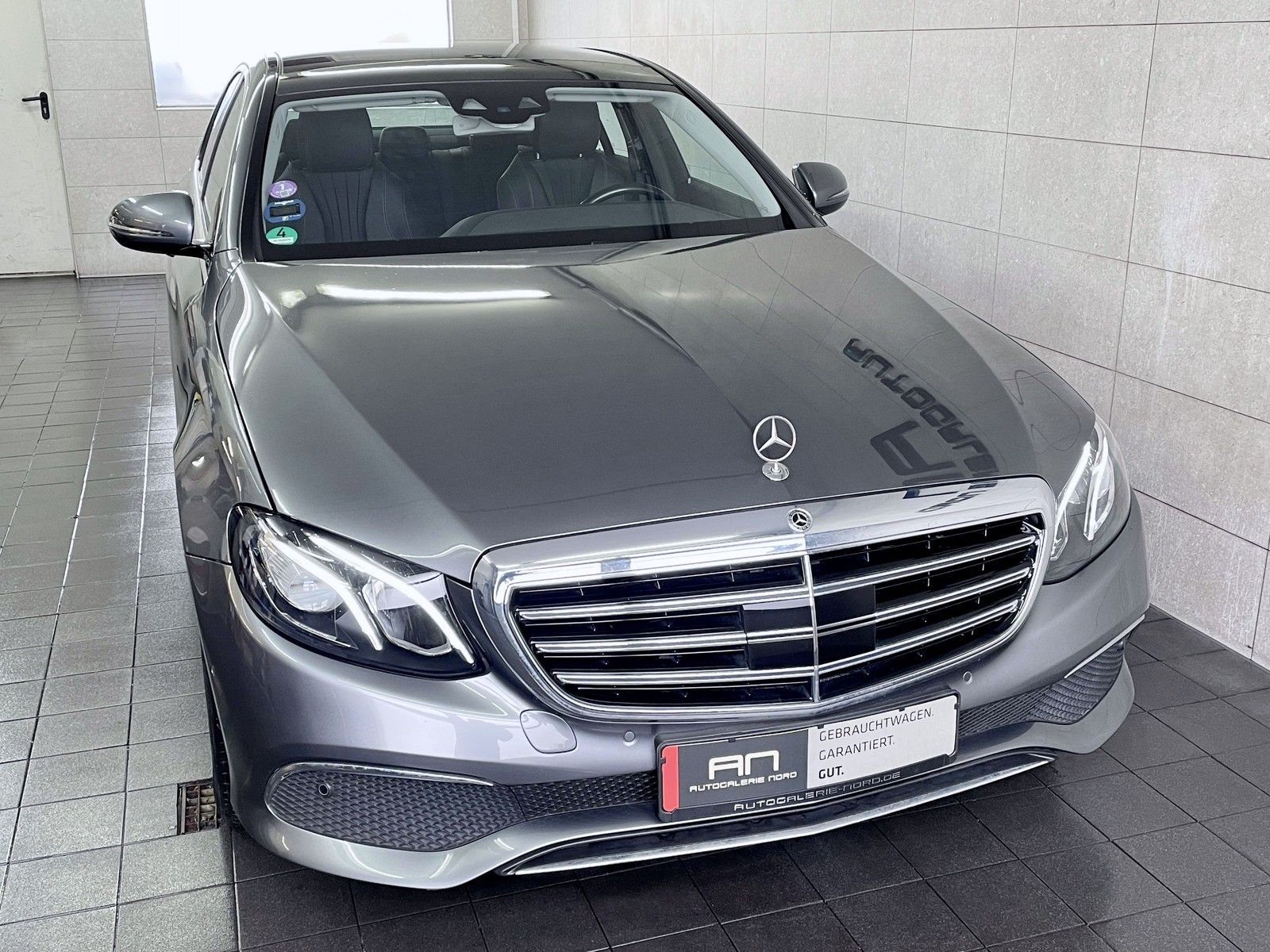 Mercedes-Benz E 200 E 200 Widescreen+Pano+Distronic+Ambiente