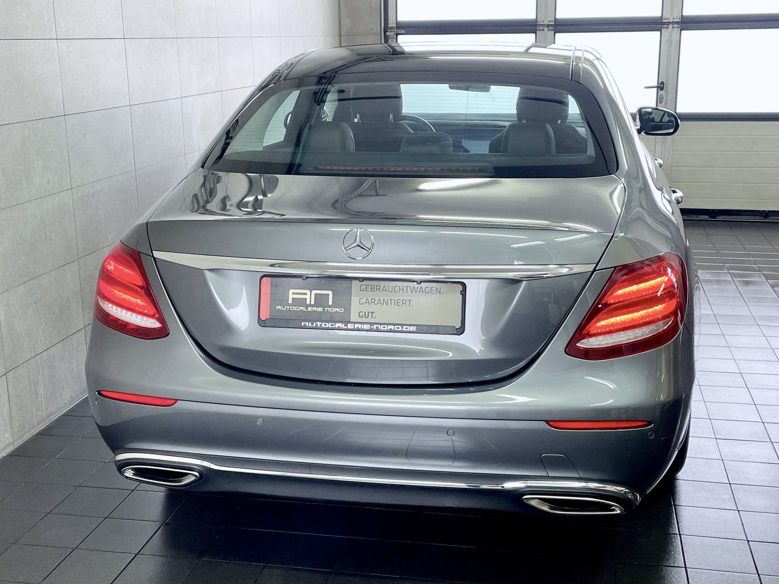 Mercedes-Benz E 200 E 200 Widescreen+Pano+Distronic+Ambiente
