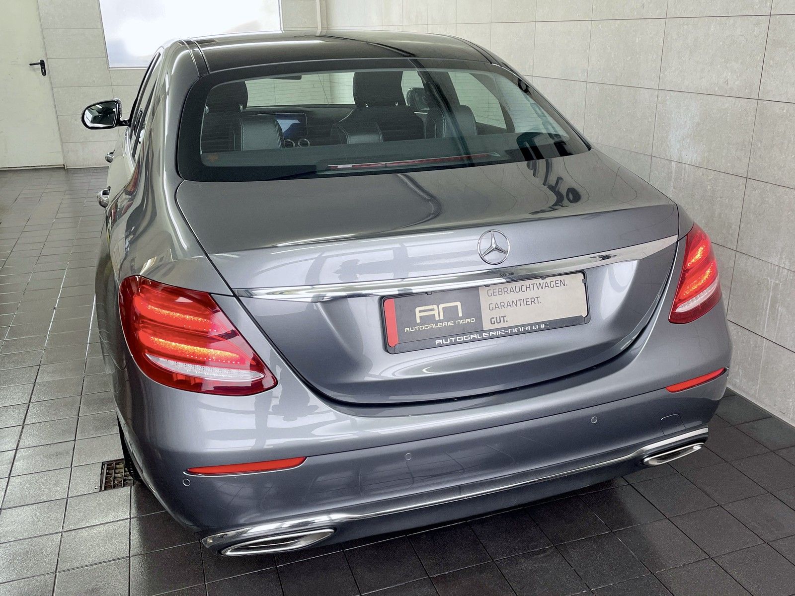 Mercedes-Benz E 200 E 200 Widescreen+Pano+Distronic+Ambiente