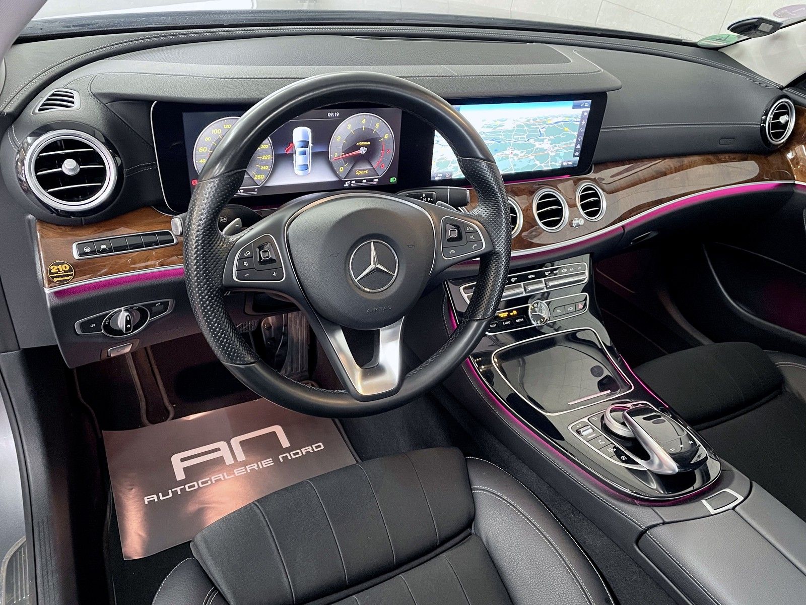 Mercedes-Benz E 200 E 200 Widescreen+Pano+Distronic+Ambiente