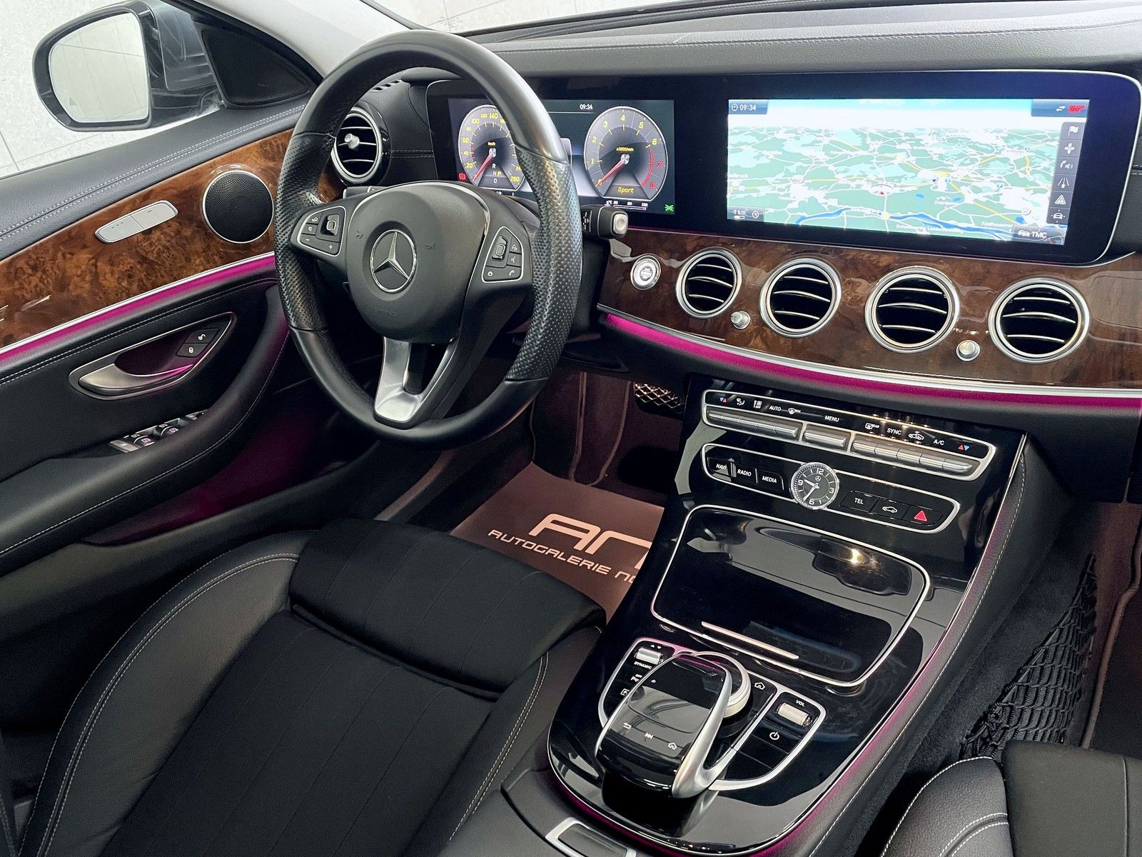 Mercedes-Benz E 200 E 200 Widescreen+Pano+Distronic+Ambiente