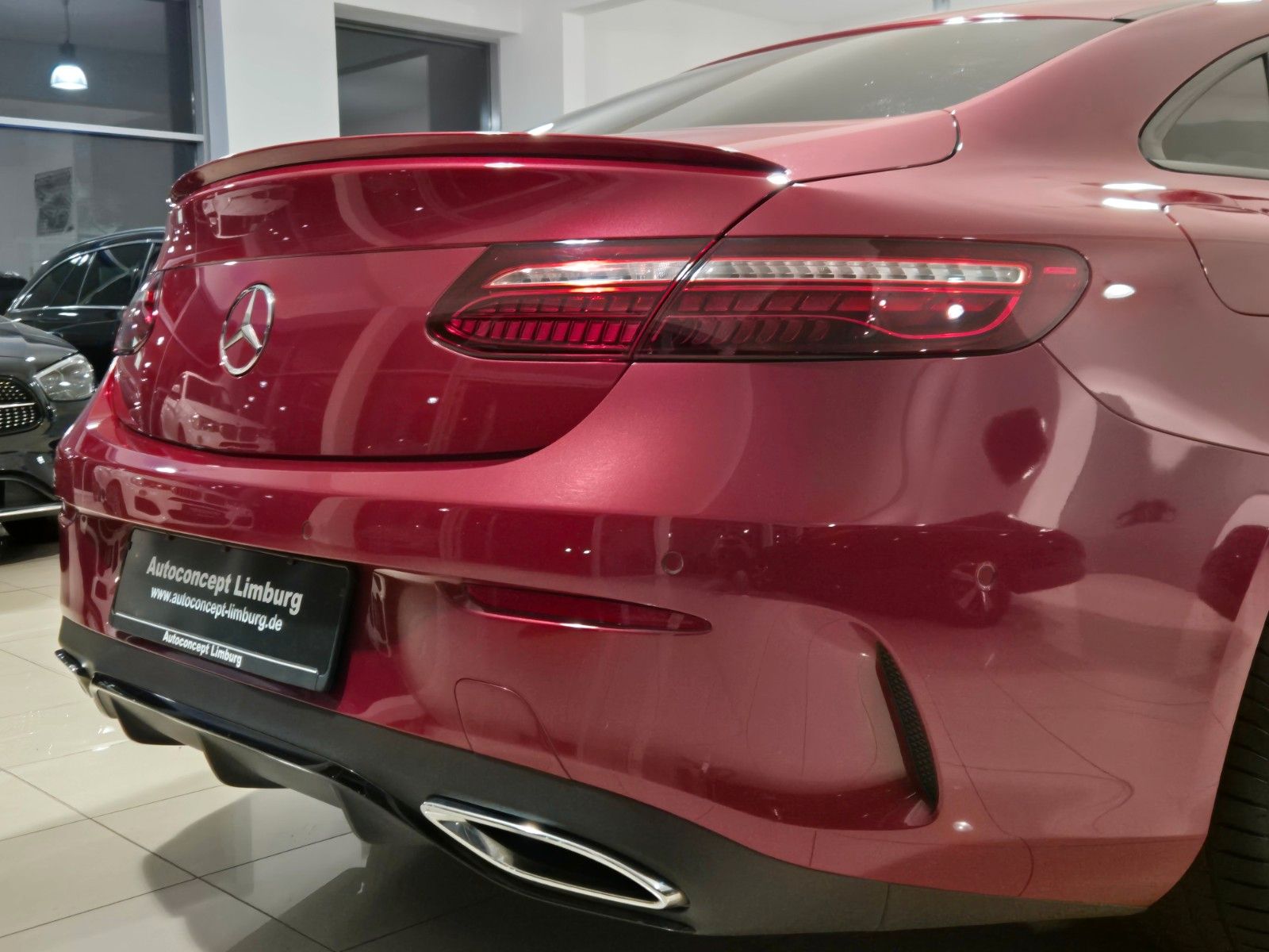 Mercedes-Benz E 220 E 220 d Coupe Facelift/AMG Line/HUD/Burmester