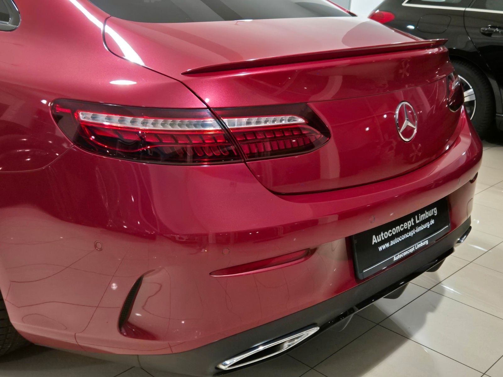 Mercedes-Benz E 220 E 220 d Coupe Facelift/AMG Line/HUD/Burmester