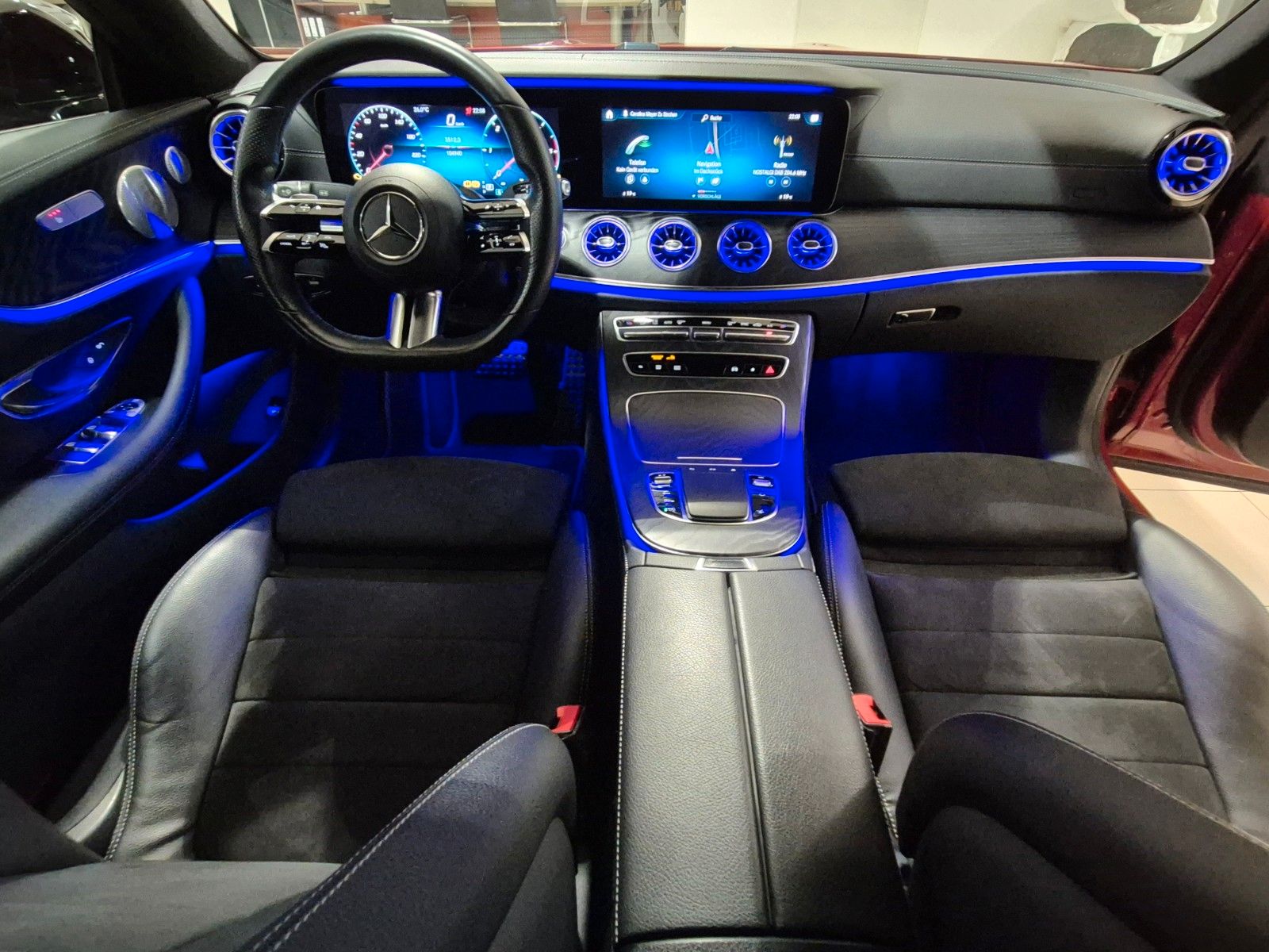 Mercedes-Benz E 220 E 220 d Coupe Facelift/AMG Line/HUD/Burmester