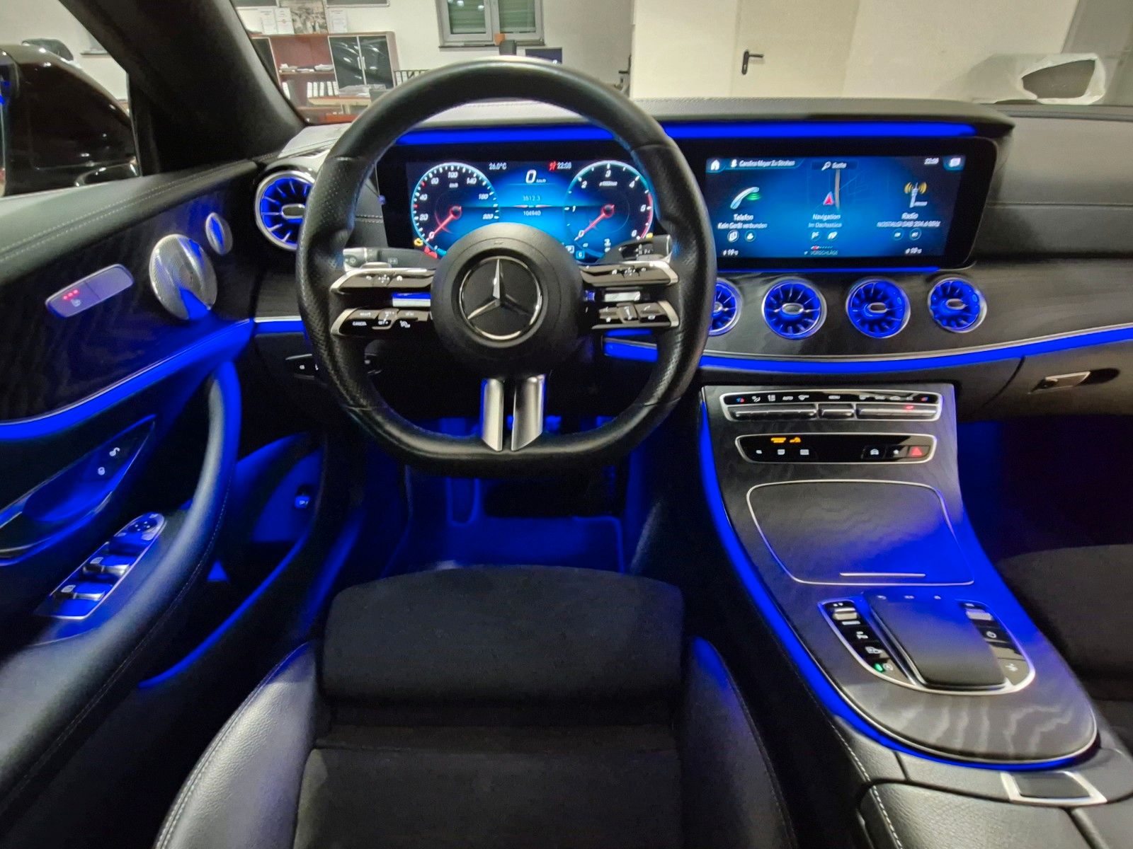 Mercedes-Benz E 220 E 220 d Coupe Facelift/AMG Line/HUD/Burmester