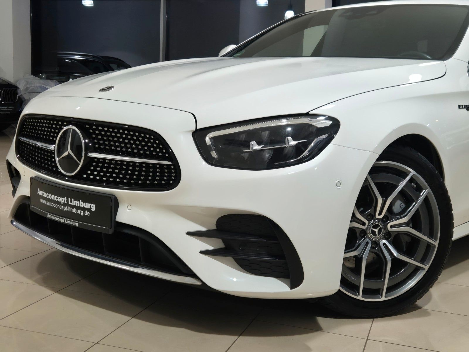 Mercedes-Benz E 220 E 220 d Lim AMG Line,LED,R-CAM, ACC,53 AMG Optik