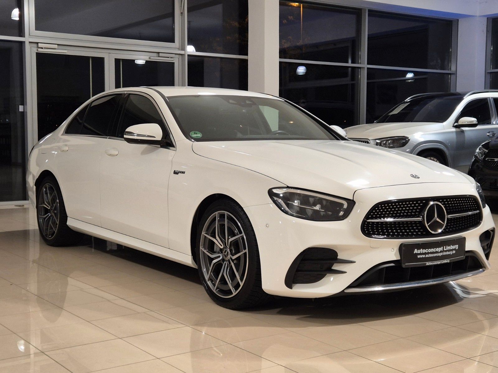 Mercedes-Benz E 220 E 220 d Lim AMG Line,LED,R-CAM, ACC,53 AMG Optik