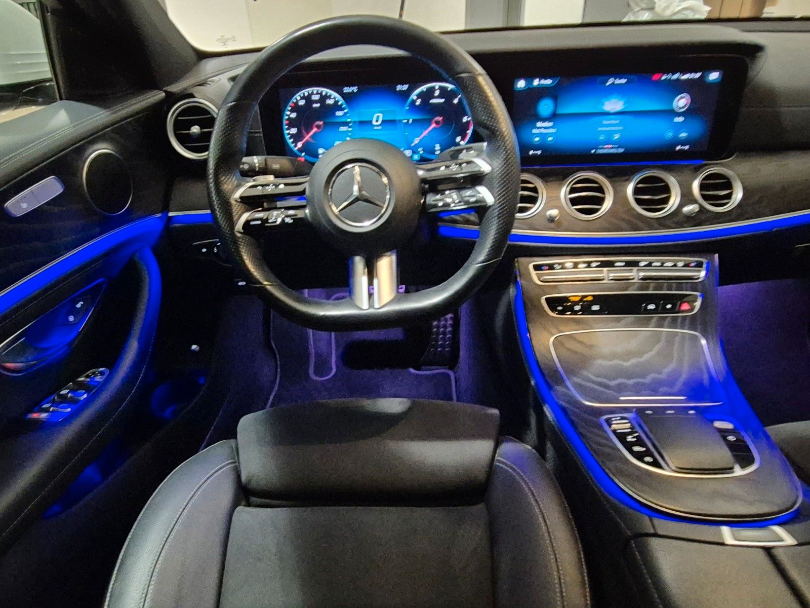 Mercedes-Benz E 220 E 220 d Lim AMG Line,LED,R-CAM, ACC,53 AMG Optik