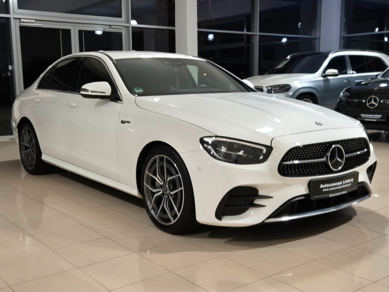 Mercedes-Benz E 220 E 220 d Lim AMG Line,LED,R-CAM, ACC,53 AMG Optik