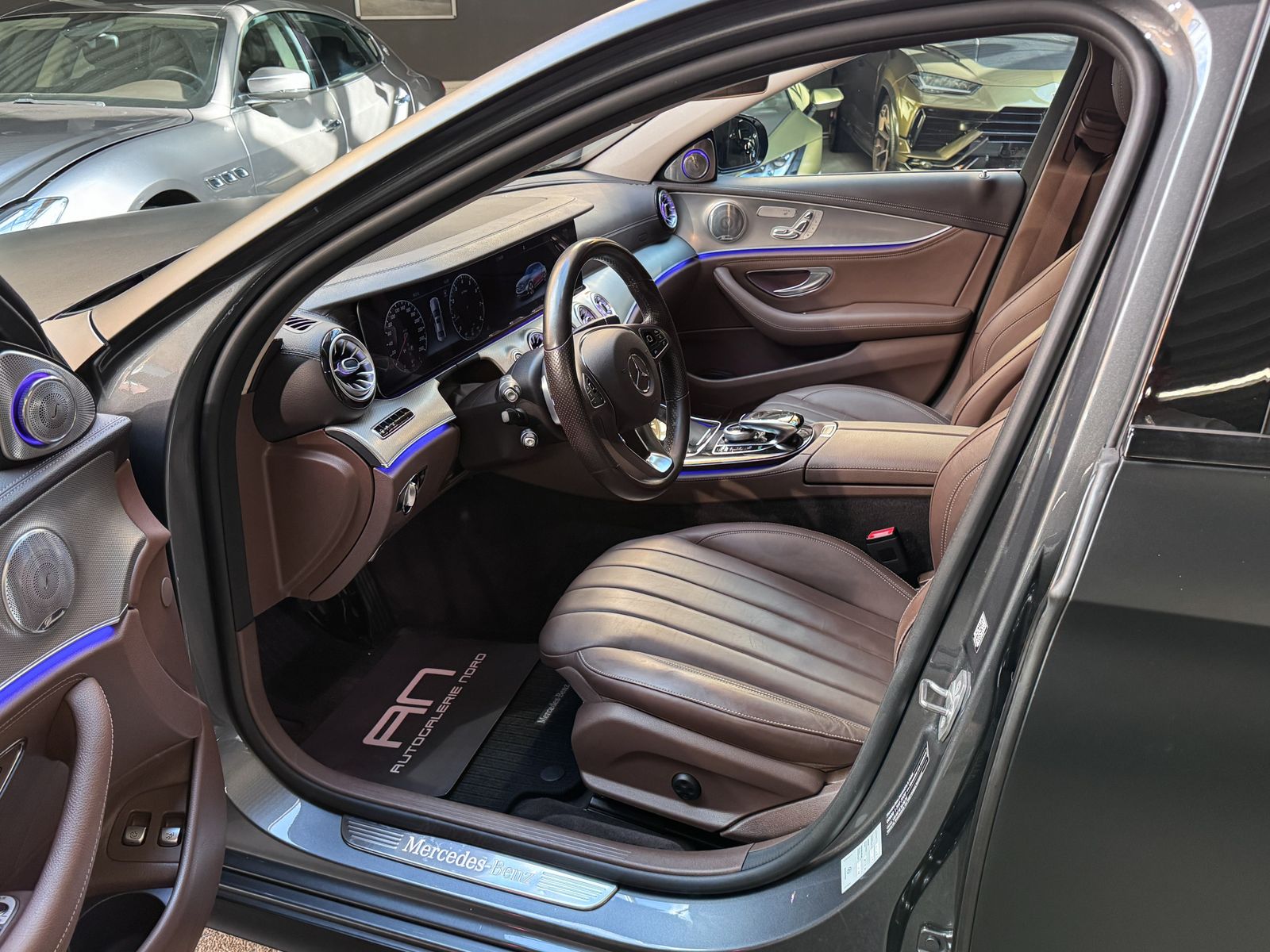 Mercedes-Benz E 250 E 250 AMG Line+Pano+WideScreen+Burmester