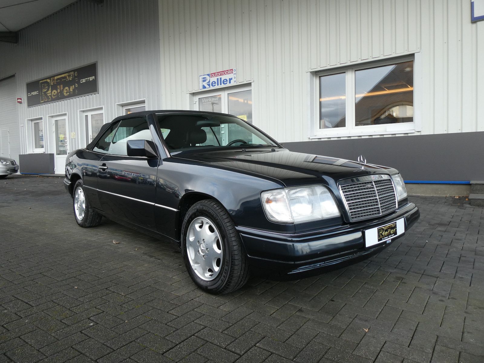 Mercedes-Benz E 320 E 320 (W124) Cabriolet, wenig KM, original 3. Ha