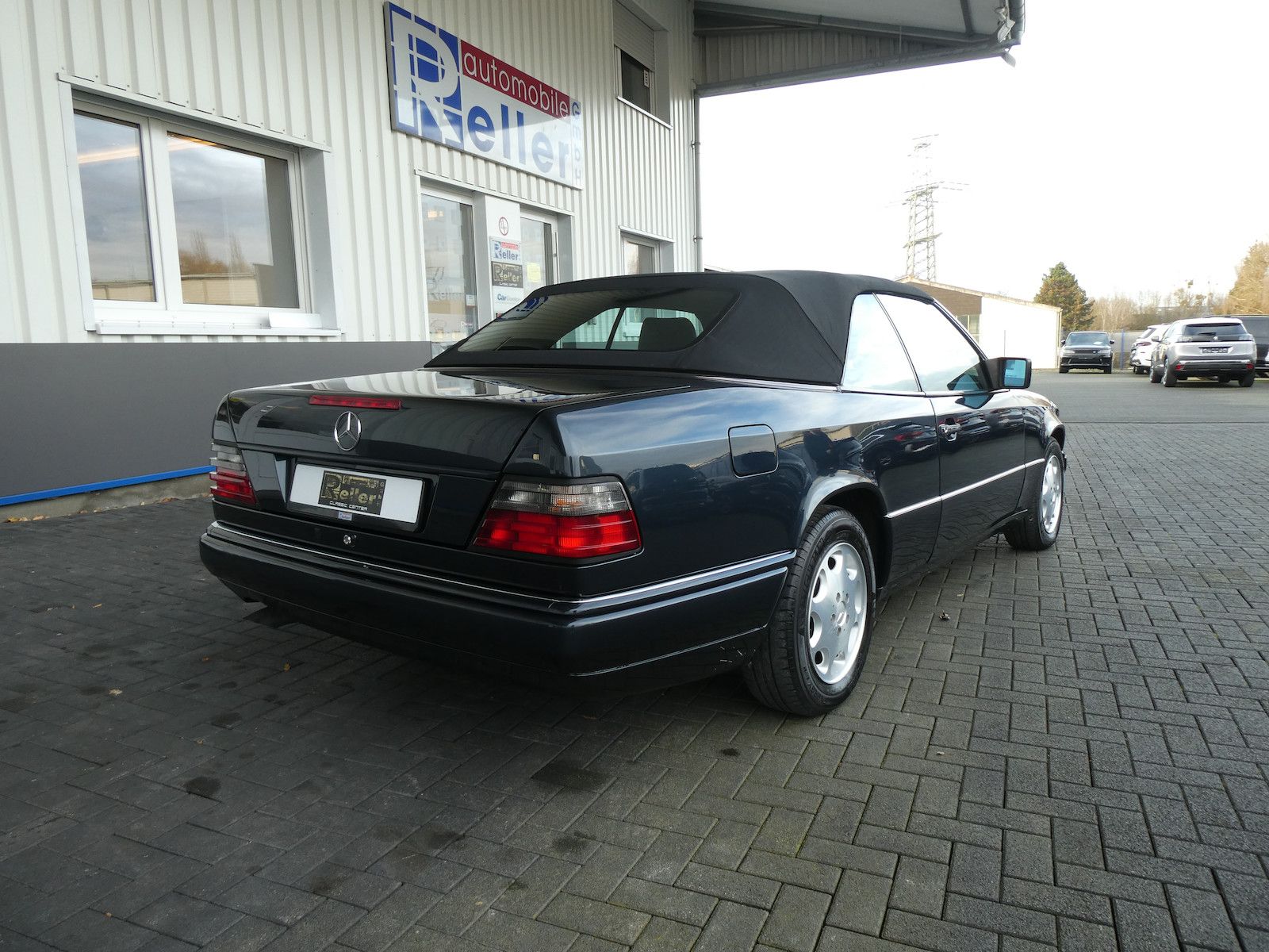 Mercedes-Benz E 320 E 320 (W124) Cabriolet, wenig KM, original 3. Ha