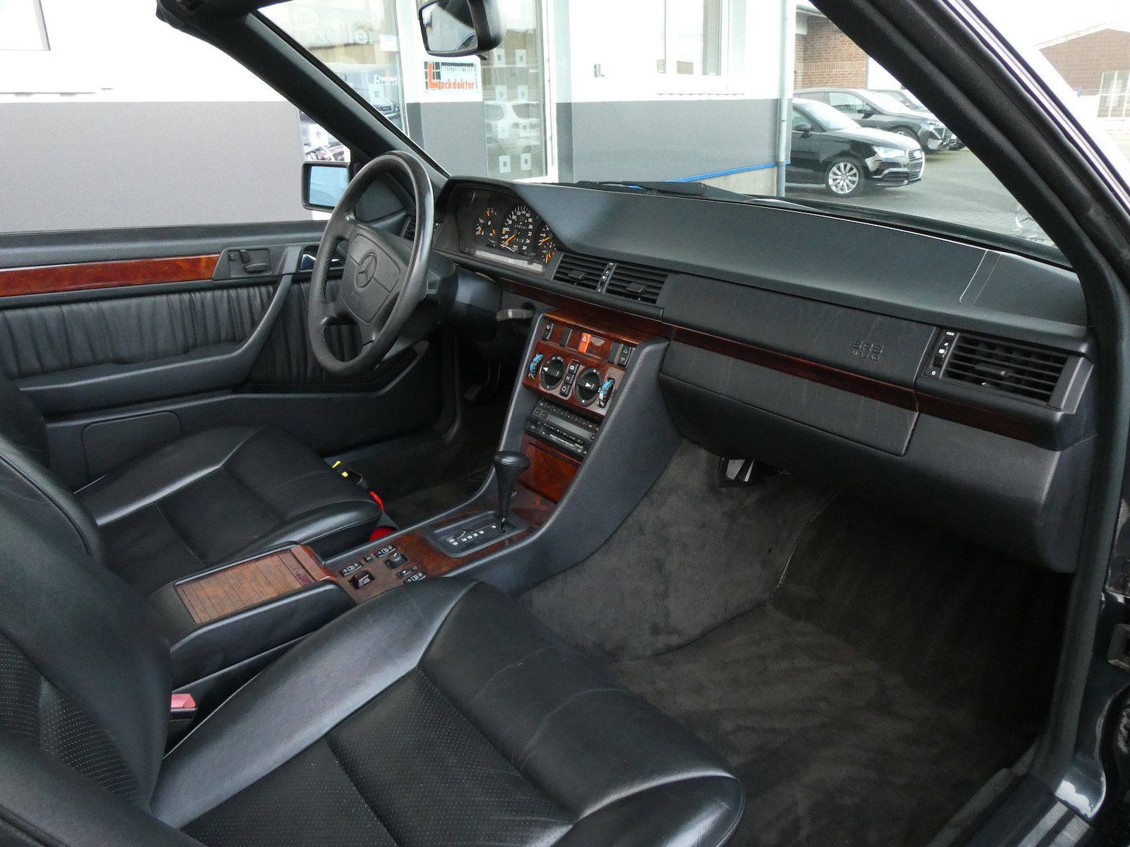 Mercedes-Benz E 320 E 320 (W124) Cabriolet, wenig KM, original 3. Ha