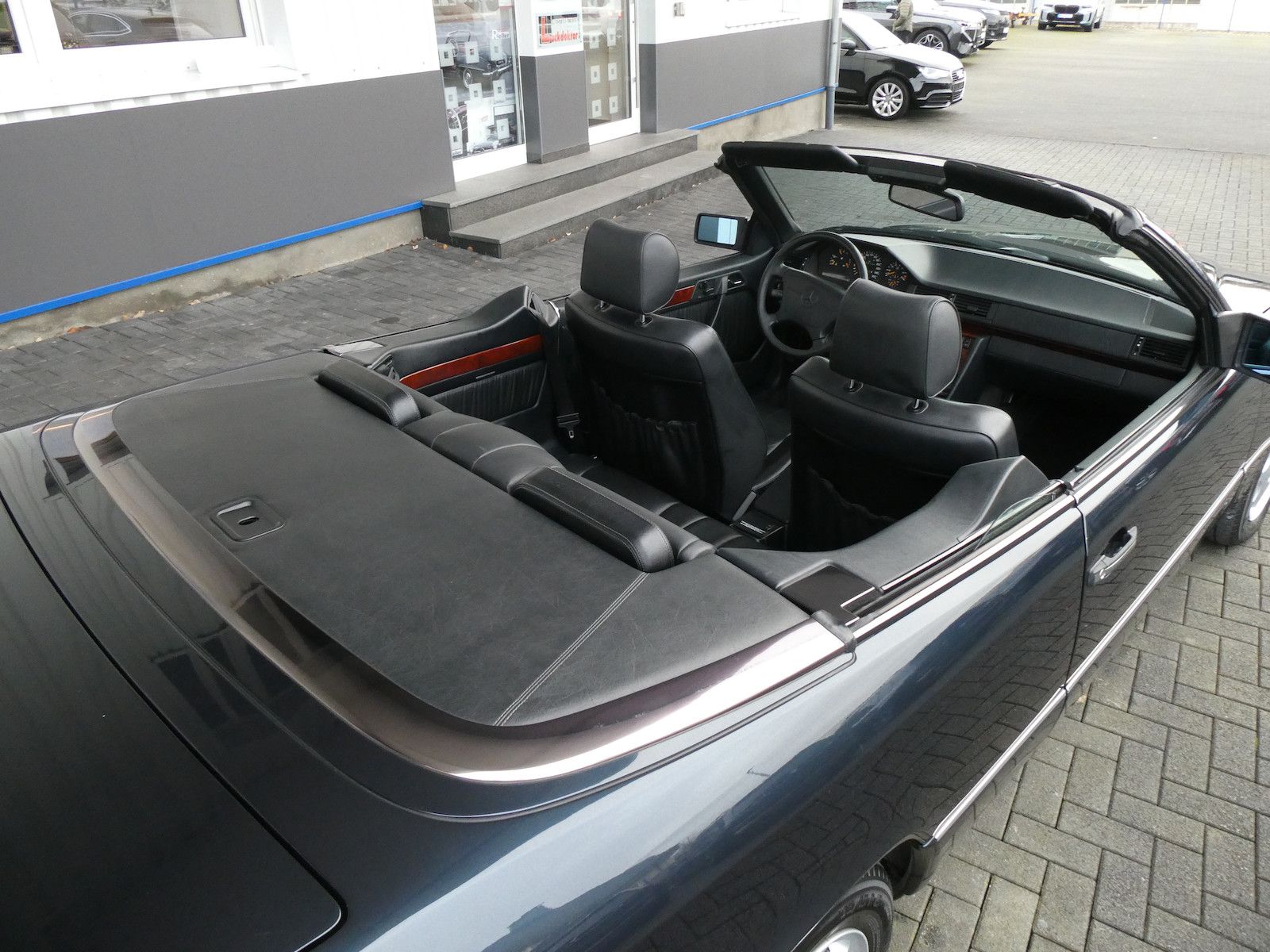 Mercedes-Benz E 320 E 320 (W124) Cabriolet, wenig KM, original 3. Ha
