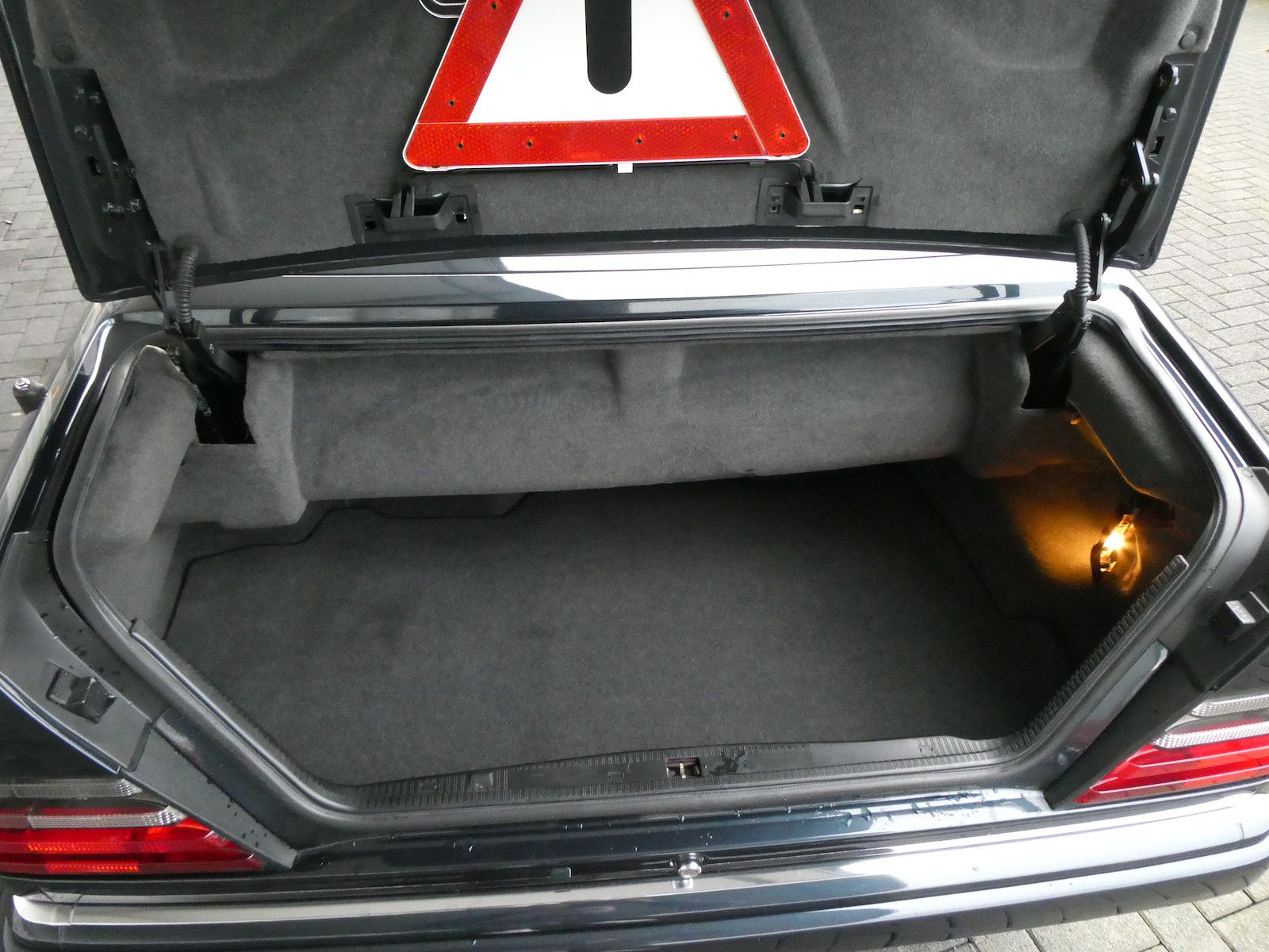 Mercedes-Benz E 320 E 320 (W124) Cabriolet, wenig KM, original 3. Ha