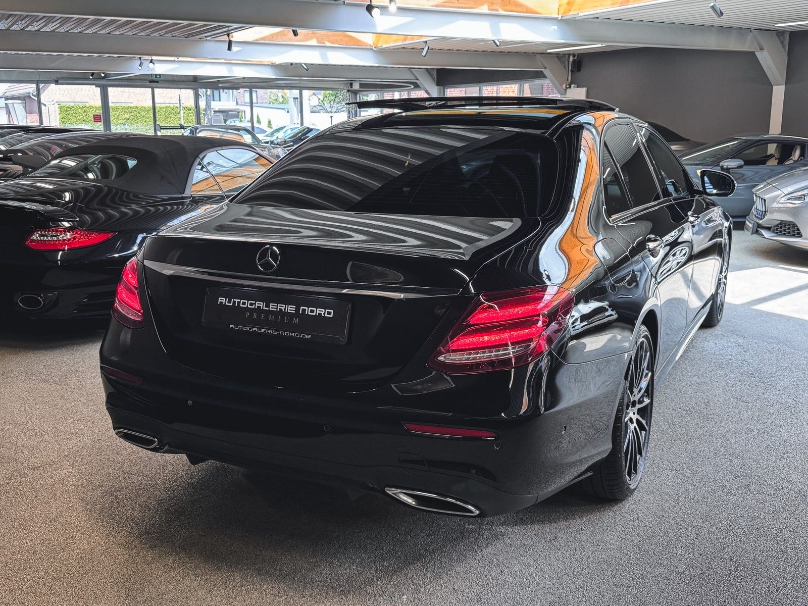 Mercedes-Benz E 350 E 350d AMG Line+Designo+Pano+Head-Up