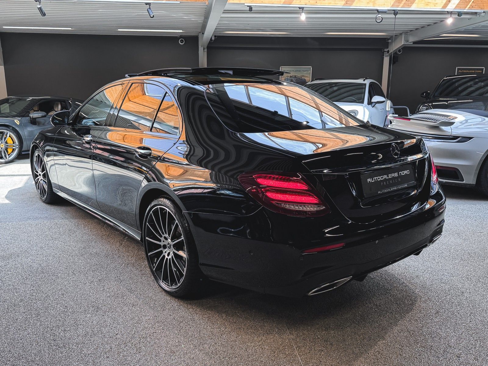Mercedes-Benz E 350 E 350d AMG Line+Designo+Pano+Head-Up
