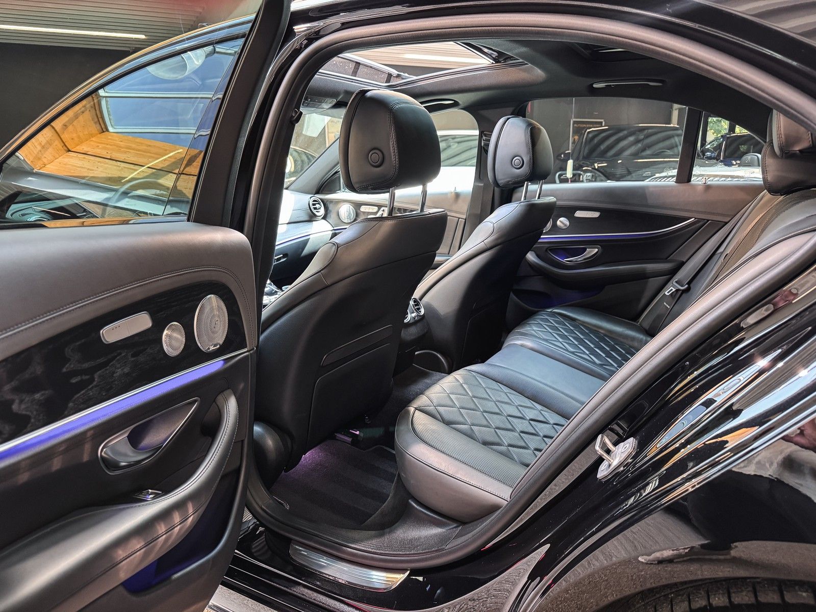 Mercedes-Benz E 350 E 350d AMG Line+Designo+Pano+Head-Up