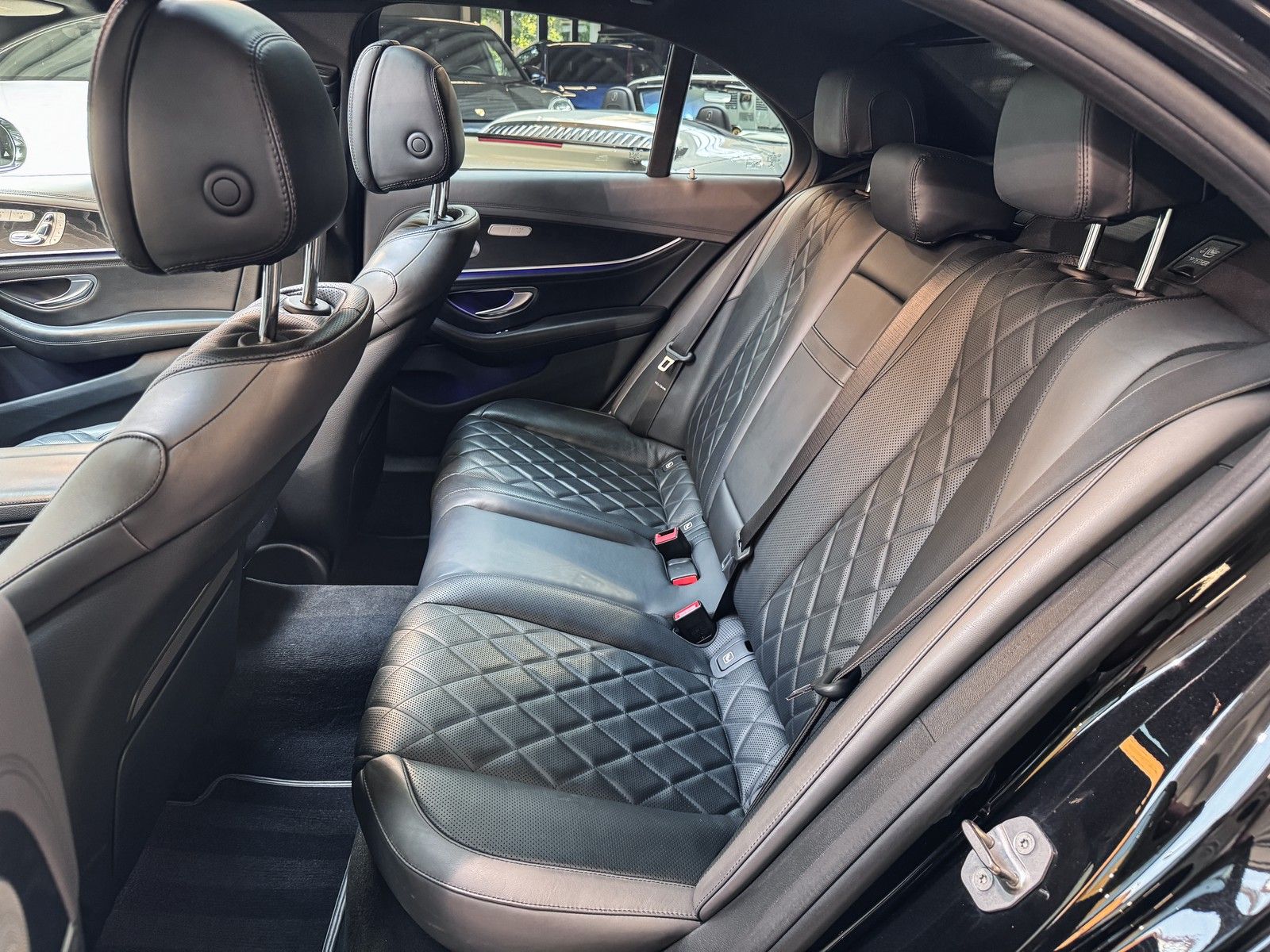 Mercedes-Benz E 350 E 350d AMG Line+Designo+Pano+Head-Up