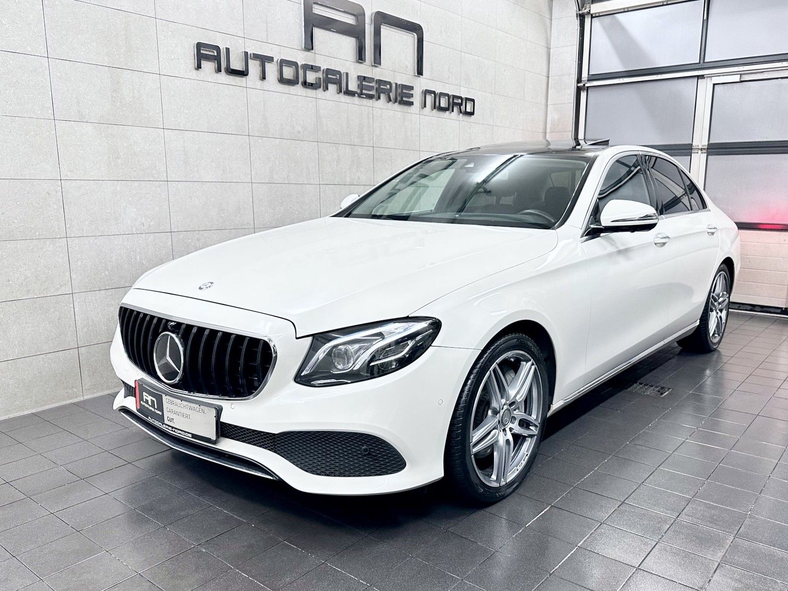 Mercedes-Benz E 400 E 400 4Matic Burmester+ Wide+ Head Up+ Night-Pak