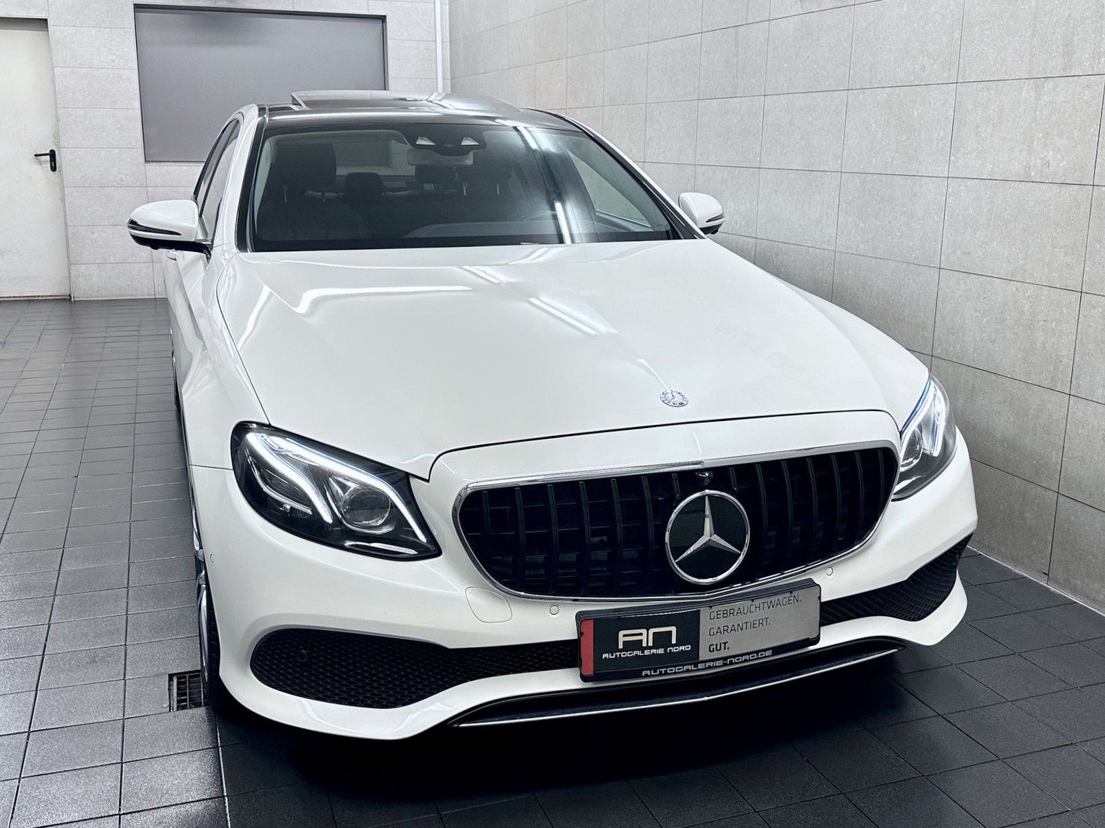 Mercedes-Benz E 400 E 400 4Matic Burmester+ Wide+ Head Up+ Night-Pak