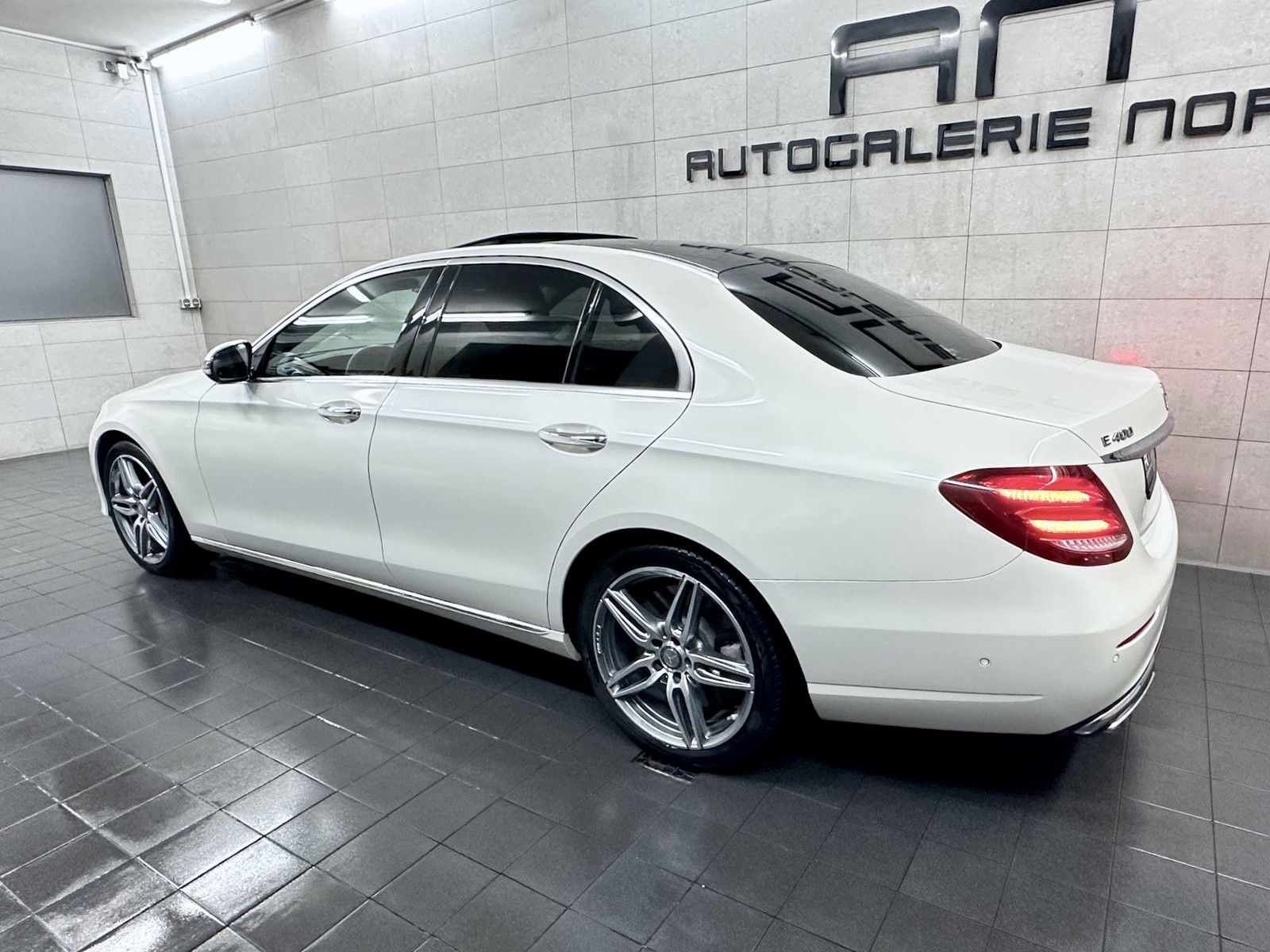 Mercedes-Benz E 400 E 400 4Matic Burmester+ Wide+ Head Up+ Night-Pak