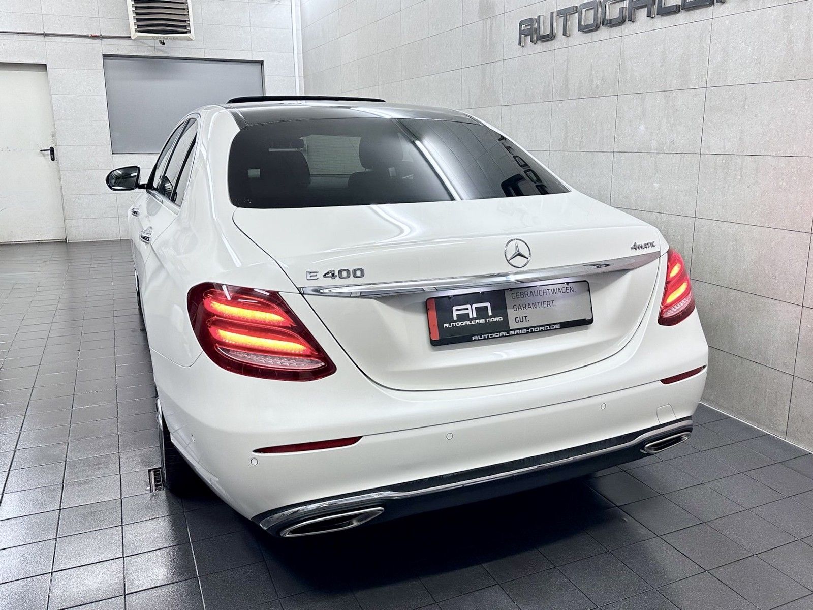 Mercedes-Benz E 400 E 400 4Matic Burmester+ Wide+ Head Up+ Night-Pak