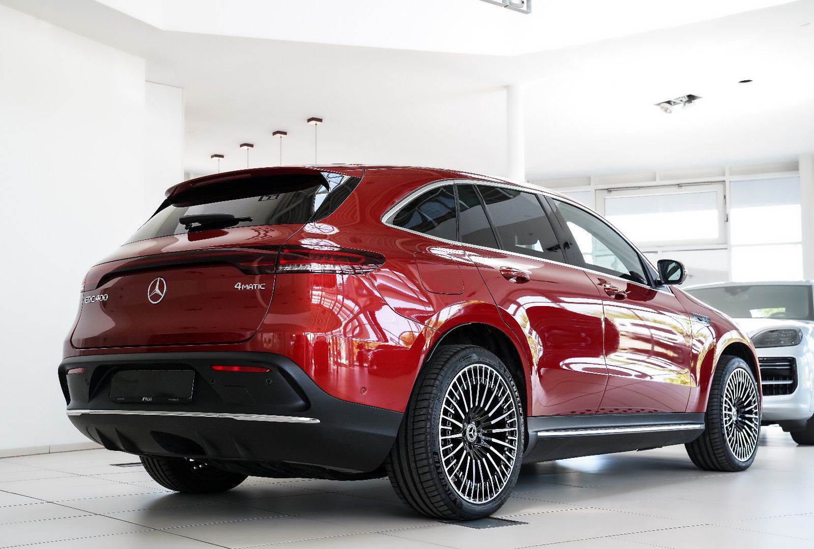 Mercedes-Benz EQC EQC 400 4Matic AMG Schiebedach Leder 360