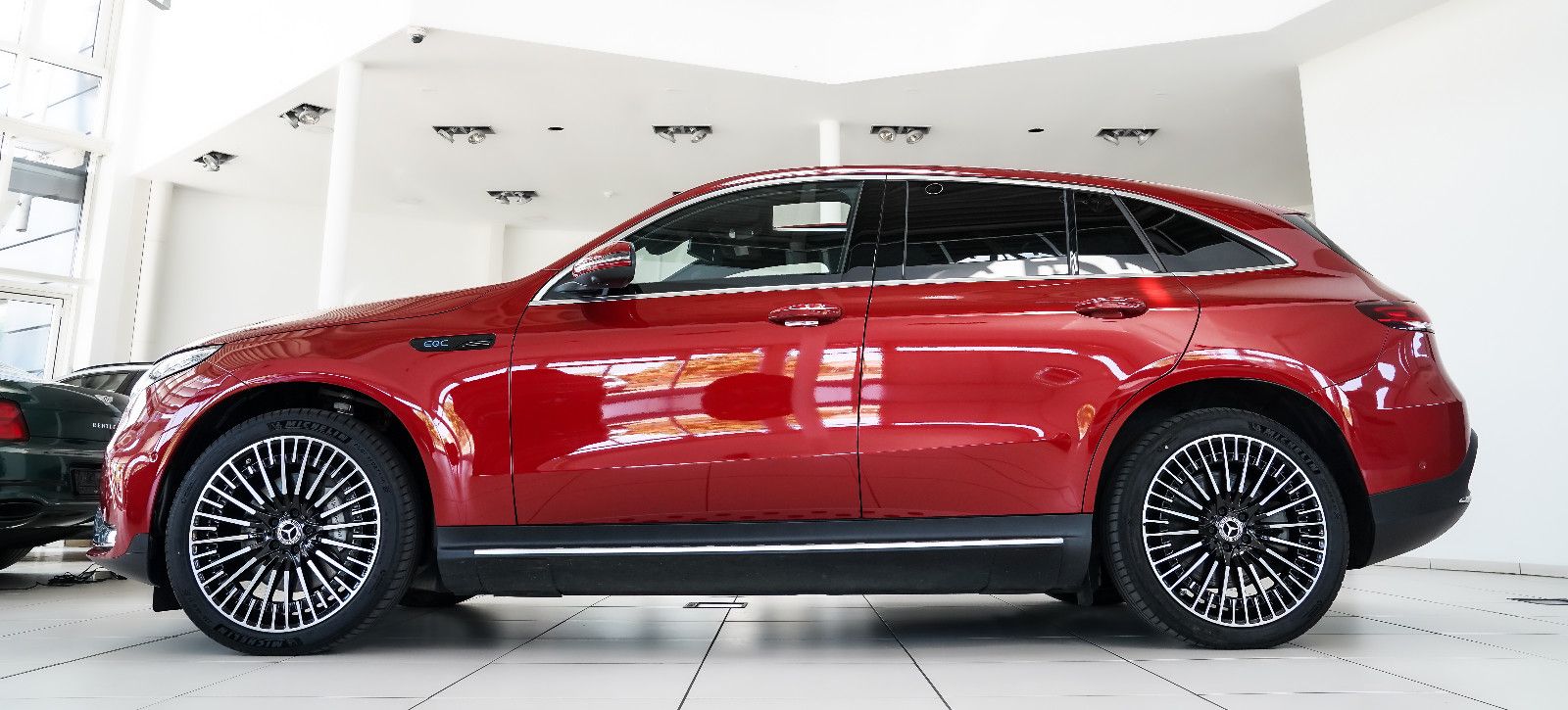 Mercedes-Benz EQC EQC 400 4Matic AMG Schiebedach Leder 360