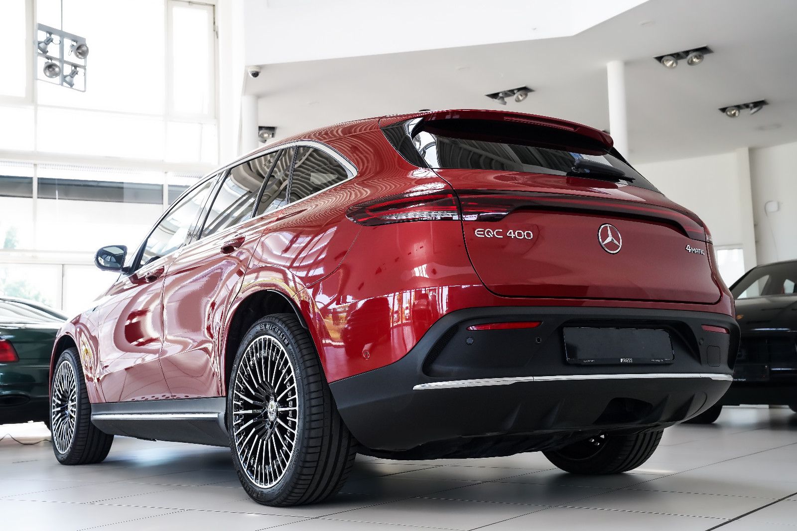 Mercedes-Benz EQC EQC 400 4Matic AMG Schiebedach Leder 360