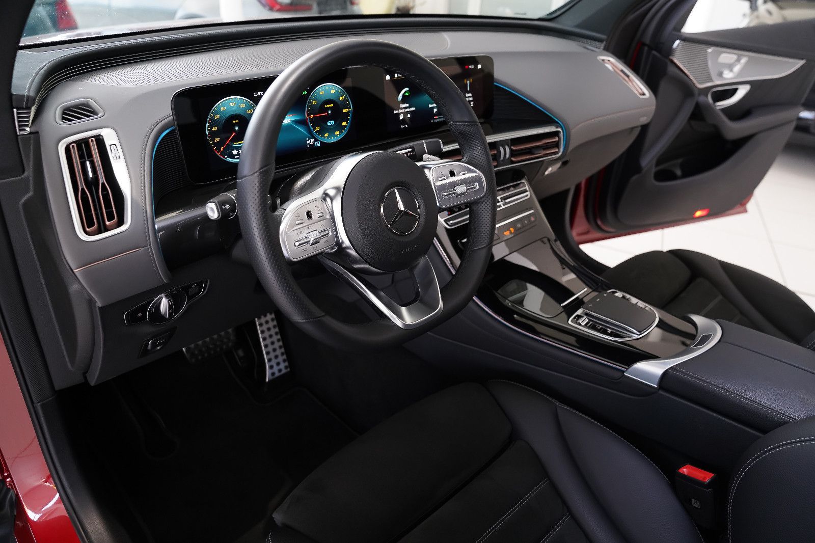Mercedes-Benz EQC EQC 400 4Matic AMG Schiebedach Leder 360