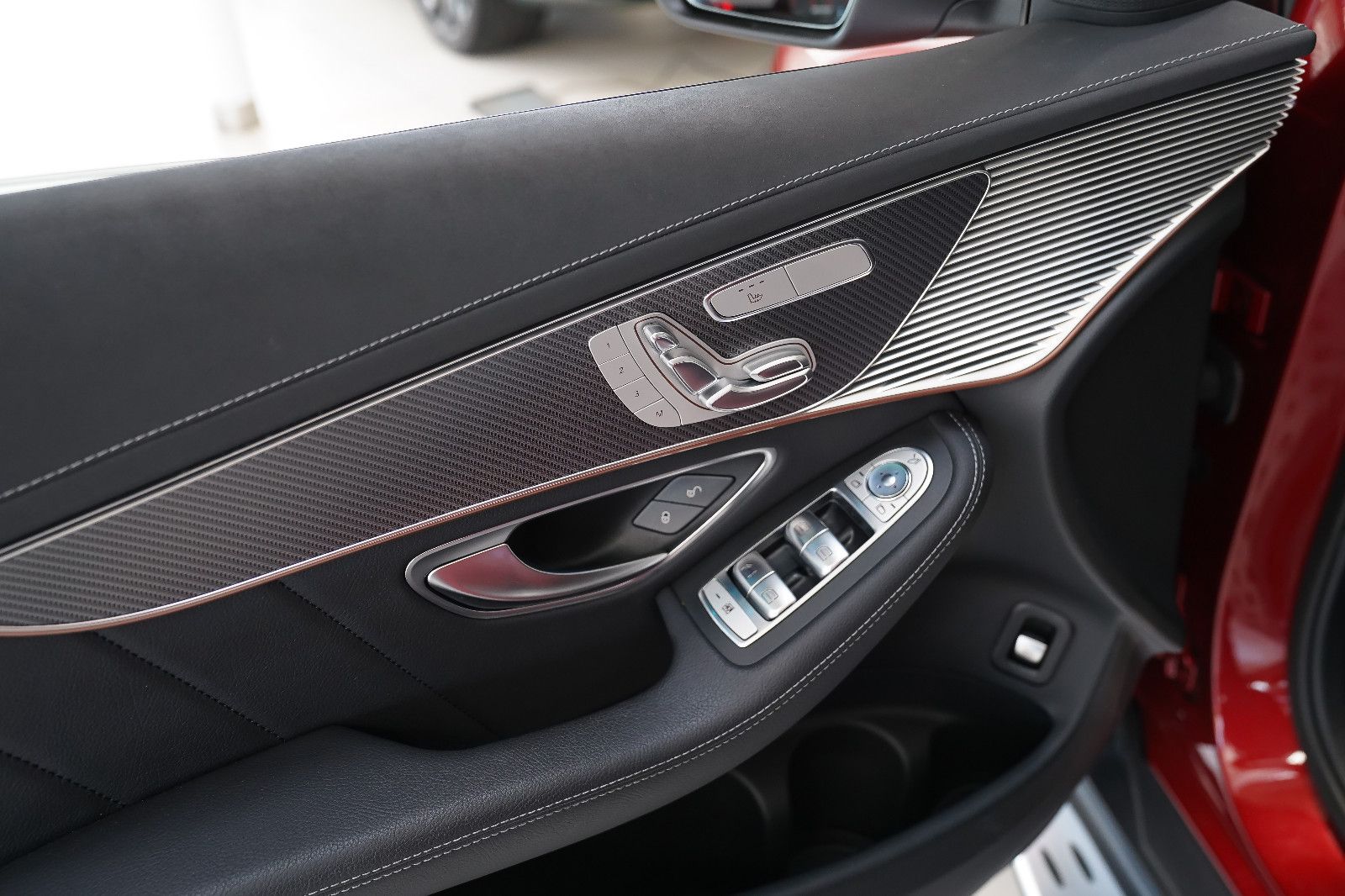 Mercedes-Benz EQC EQC 400 4Matic AMG Schiebedach Leder 360