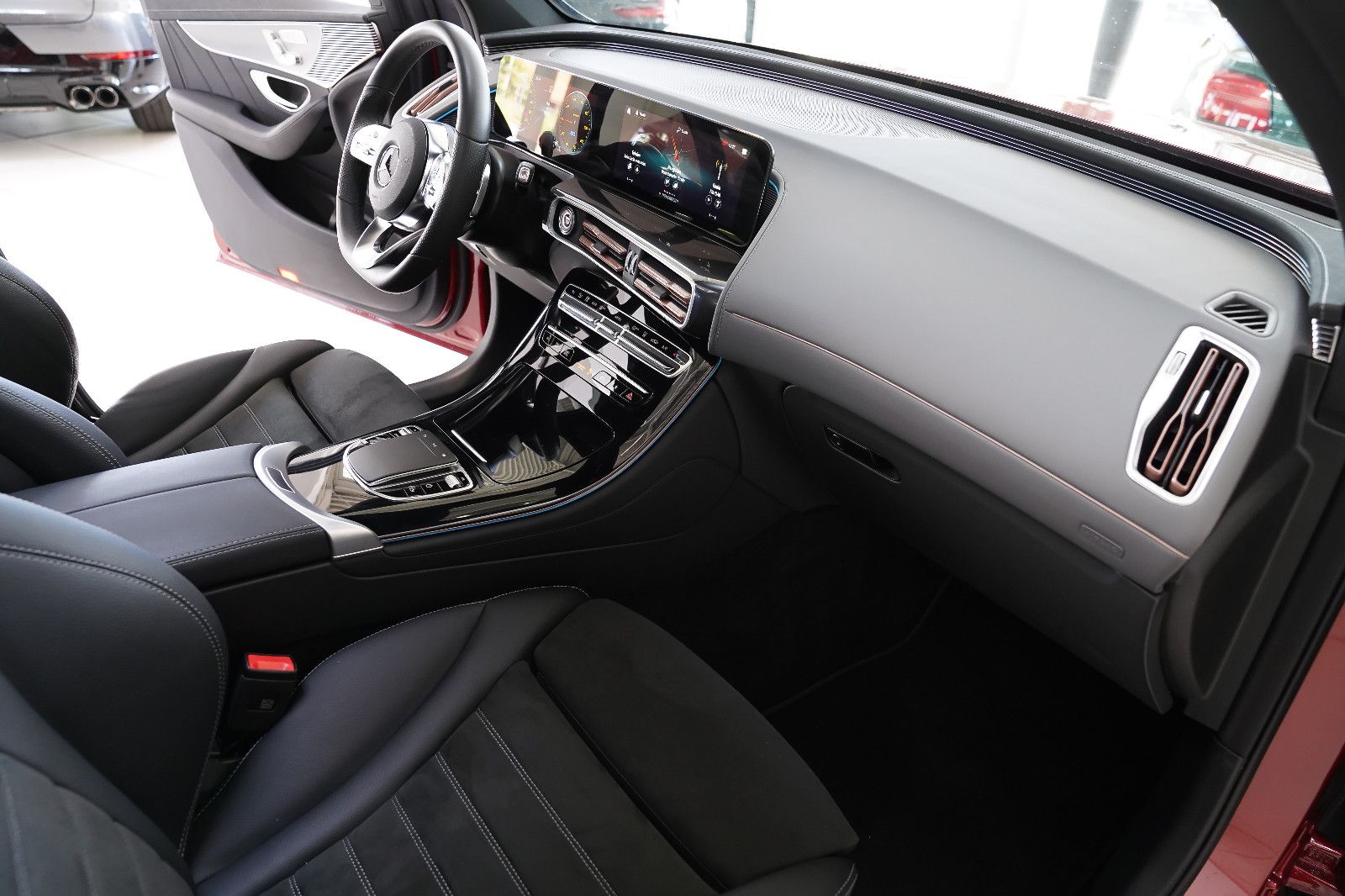 Mercedes-Benz EQC EQC 400 4Matic AMG Schiebedach Leder 360
