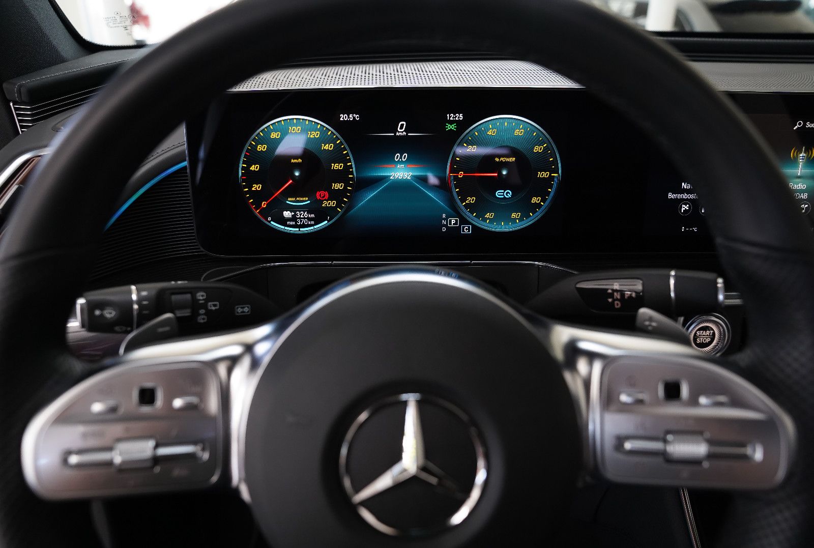 Mercedes-Benz EQC EQC 400 4Matic AMG Schiebedach Leder 360