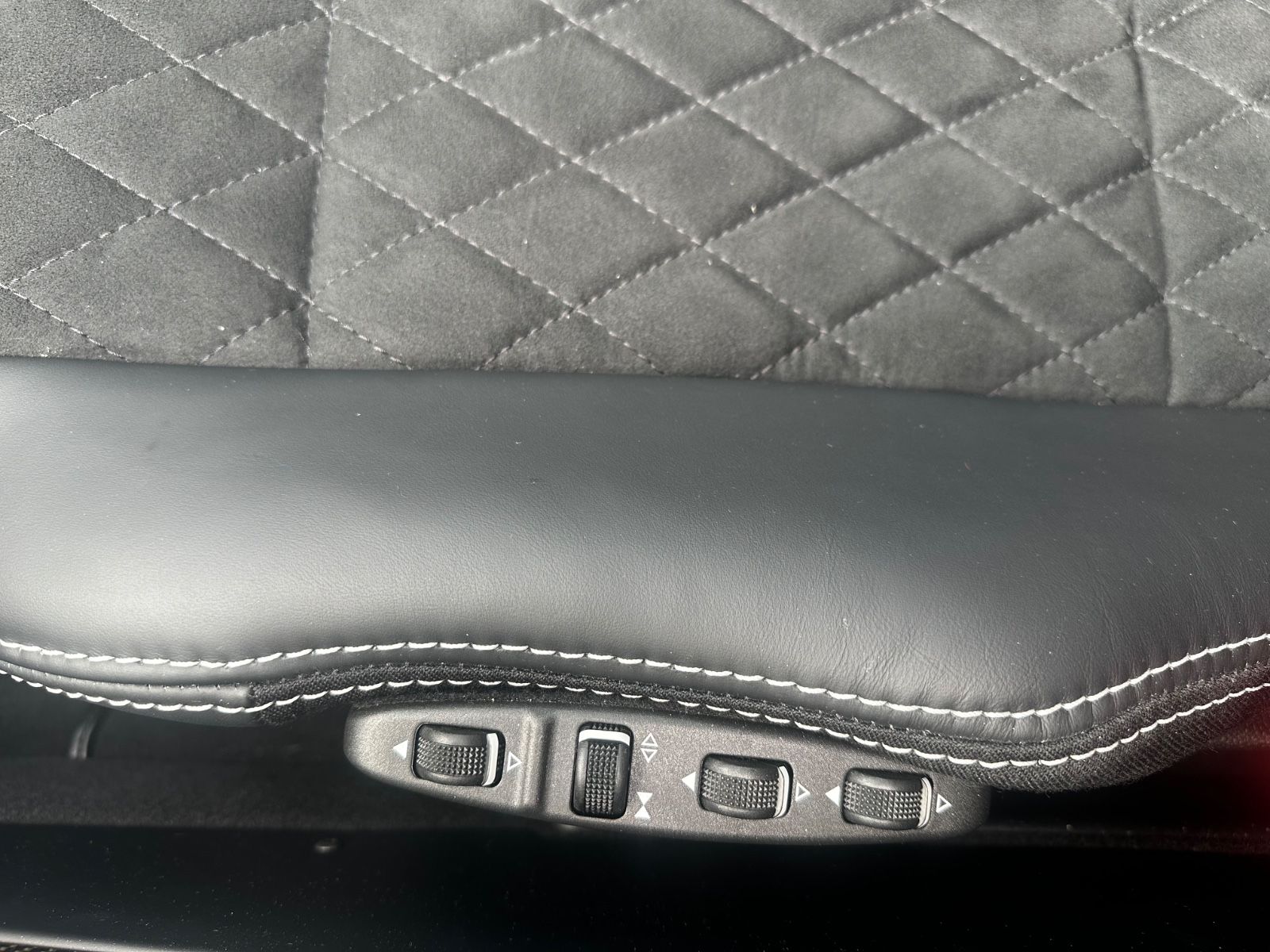 Mercedes-Benz G 500 G 500 G -Modell Station G 500 4x4² AMG / CARBON