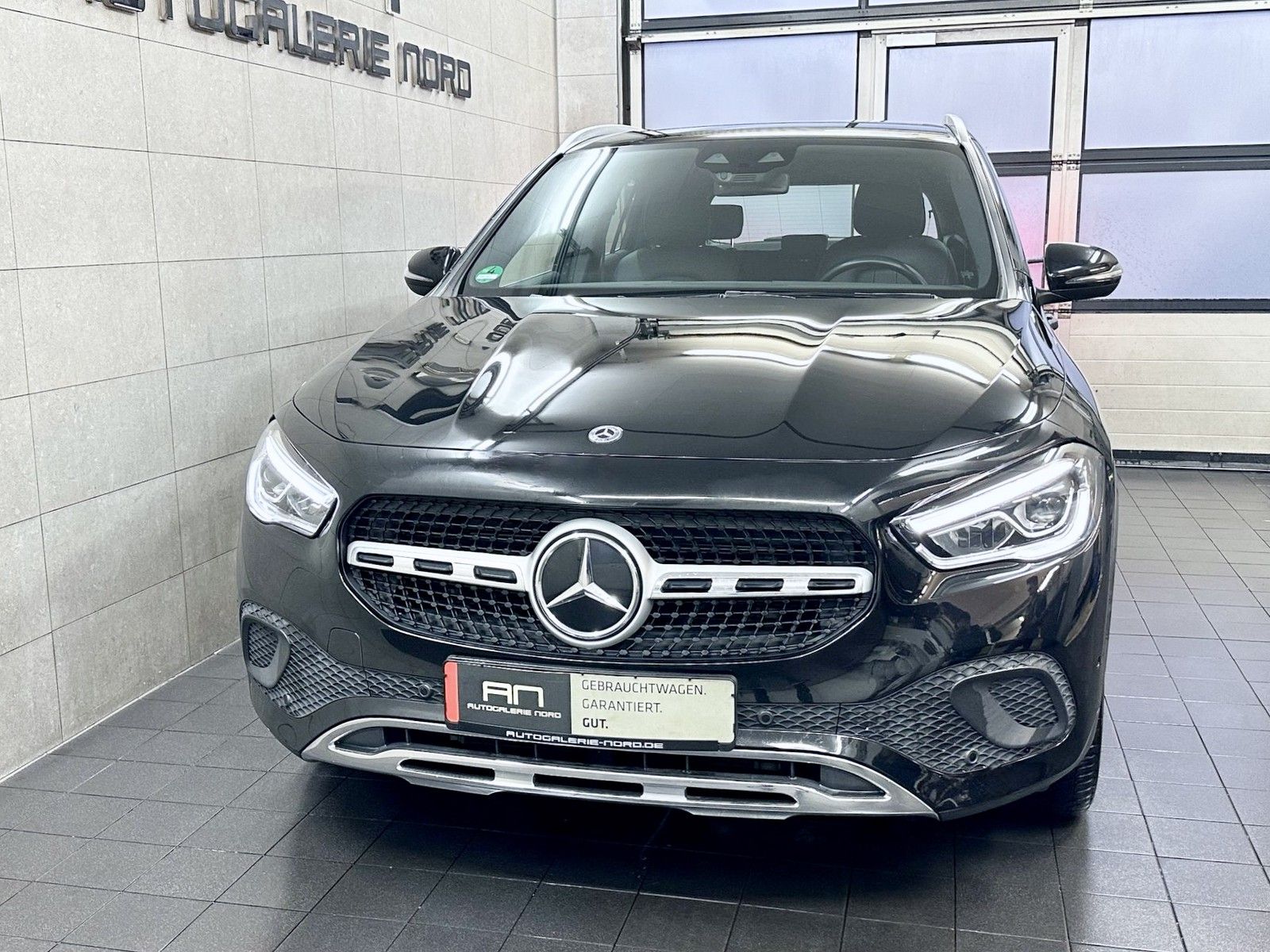 Mercedes-Benz GLA 180 GLA 180 Aut. Navi+LED+Leder+BusinessPaket