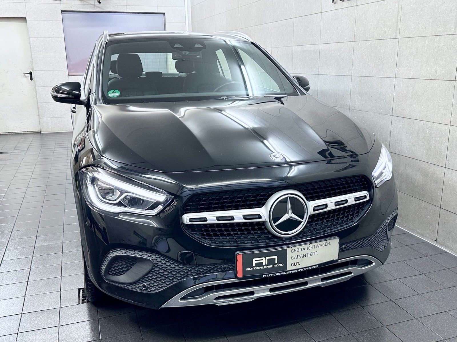 Mercedes-Benz GLA 180 GLA 180 Aut. Navi+LED+Leder+BusinessPaket