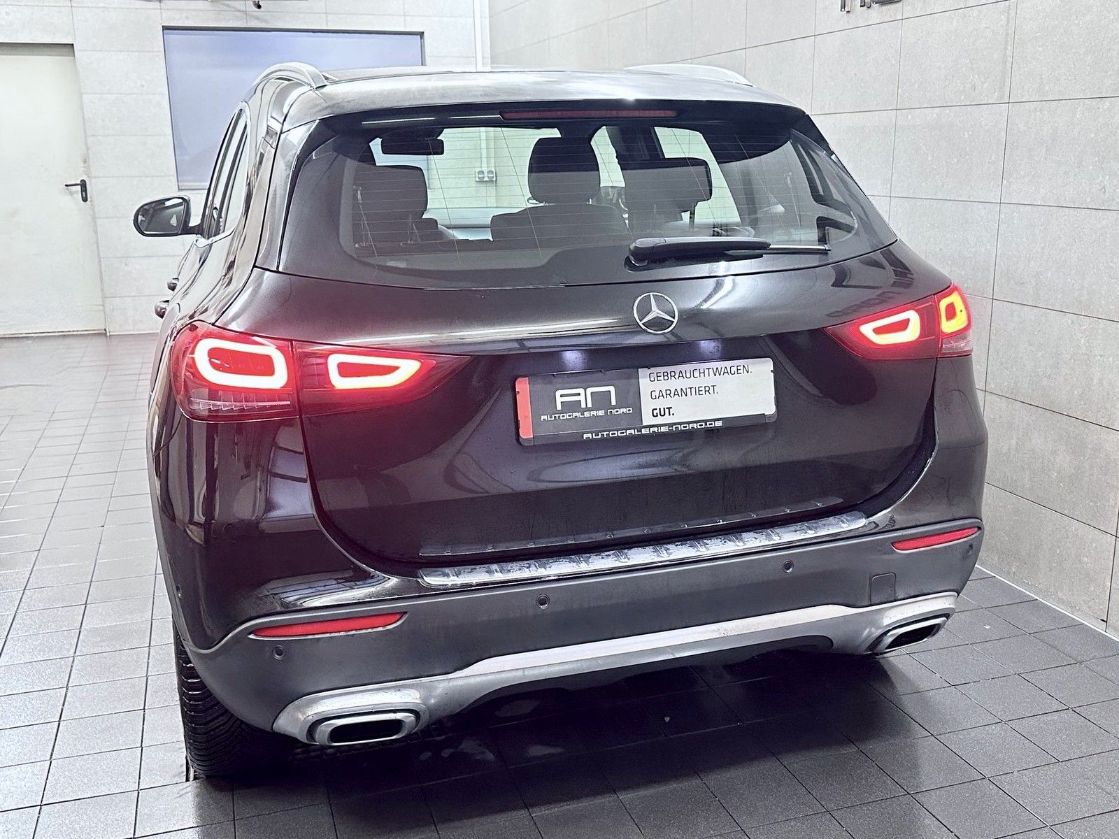 Mercedes-Benz GLA 180 GLA 180 Aut. Navi+LED+Leder+BusinessPaket