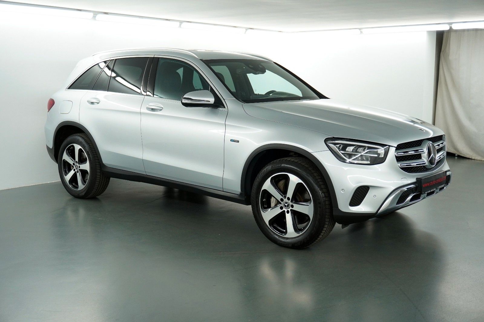 Mercedes-Benz GLC 300 GLC 300 e 4Matic Kamera AHK Business AMG LED