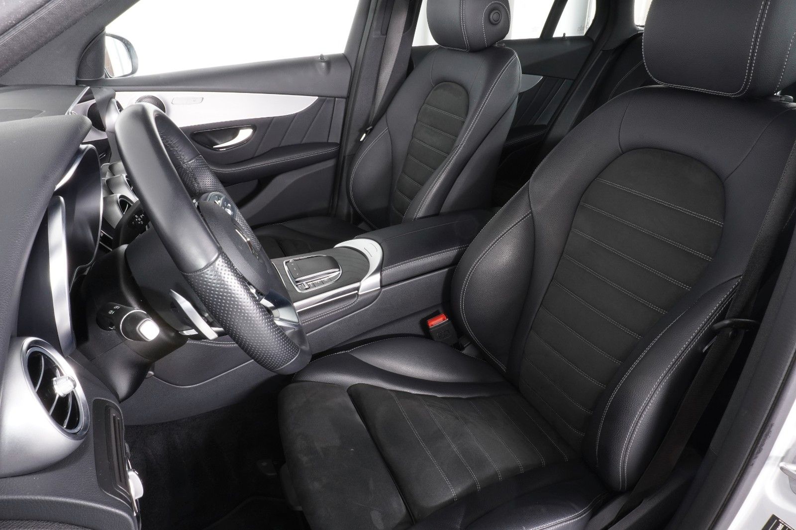 Mercedes-Benz GLC 300 GLC 300 e 4Matic Kamera AHK Business AMG LED