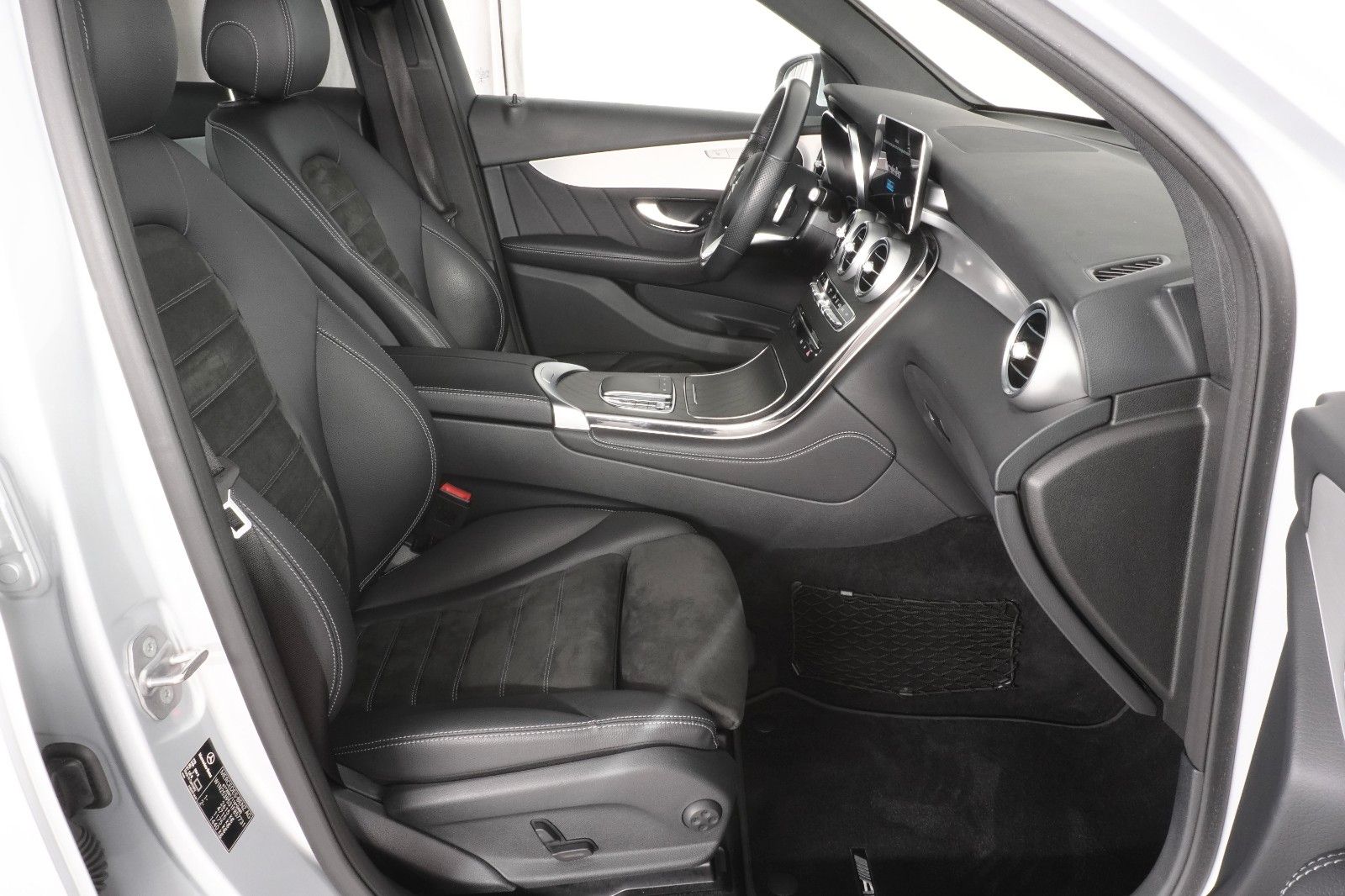 Mercedes-Benz GLC 300 GLC 300 e 4Matic Kamera AHK Business AMG LED