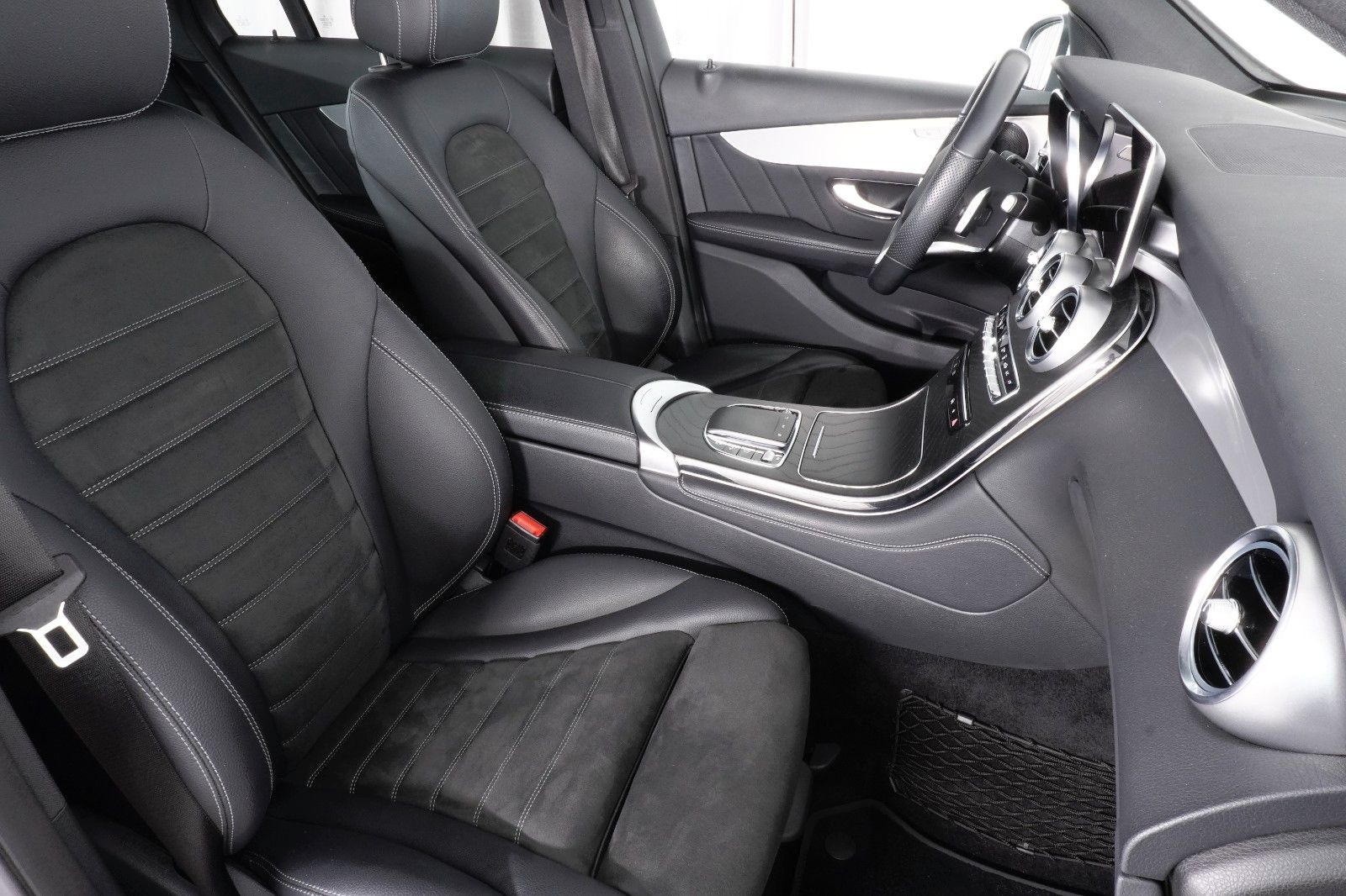 Mercedes-Benz GLC 300 GLC 300 e 4Matic Kamera AHK Business AMG LED