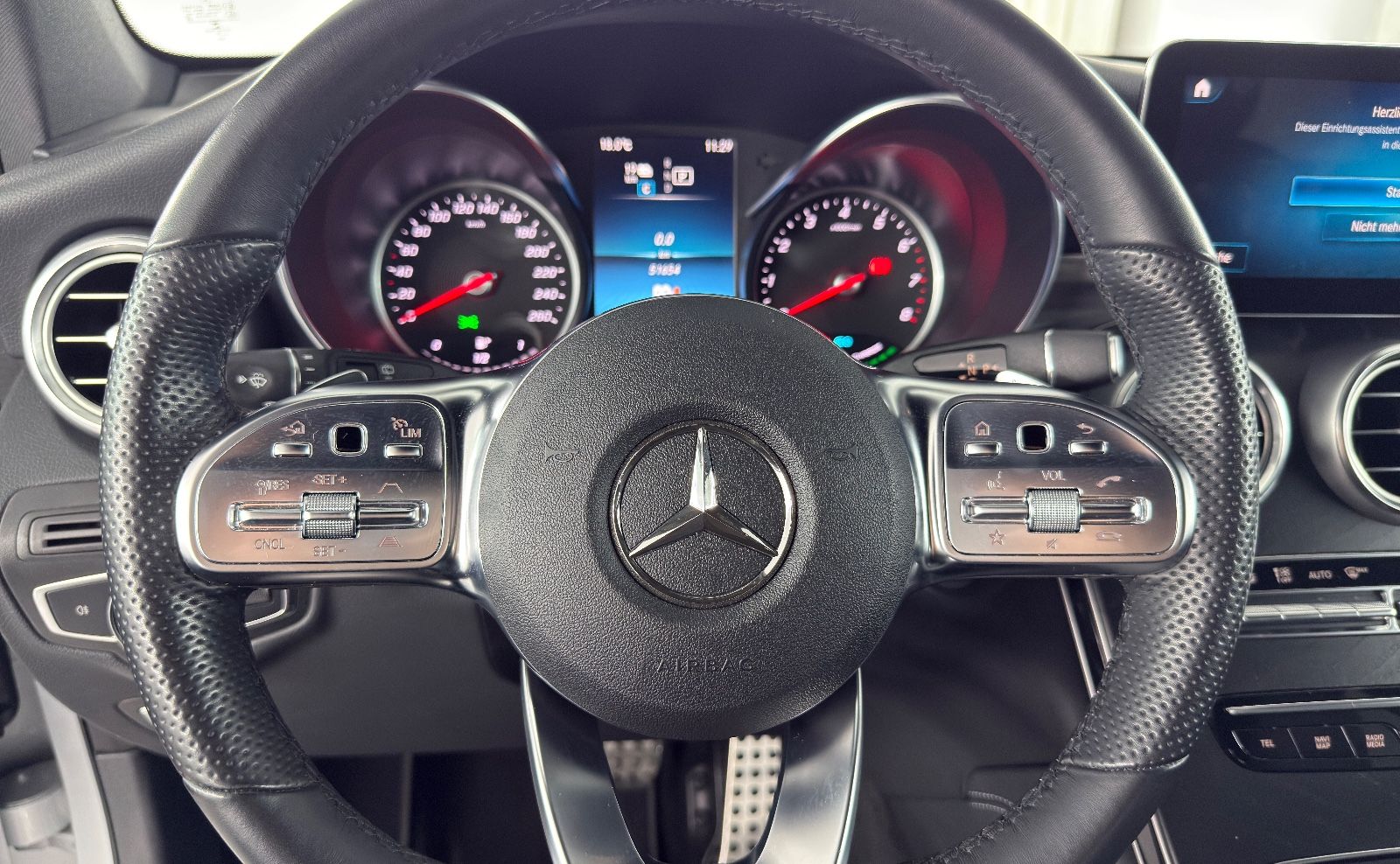 Mercedes-Benz GLC 300 GLC 300 e 4Matic Kamera AHK Business AMG LED
