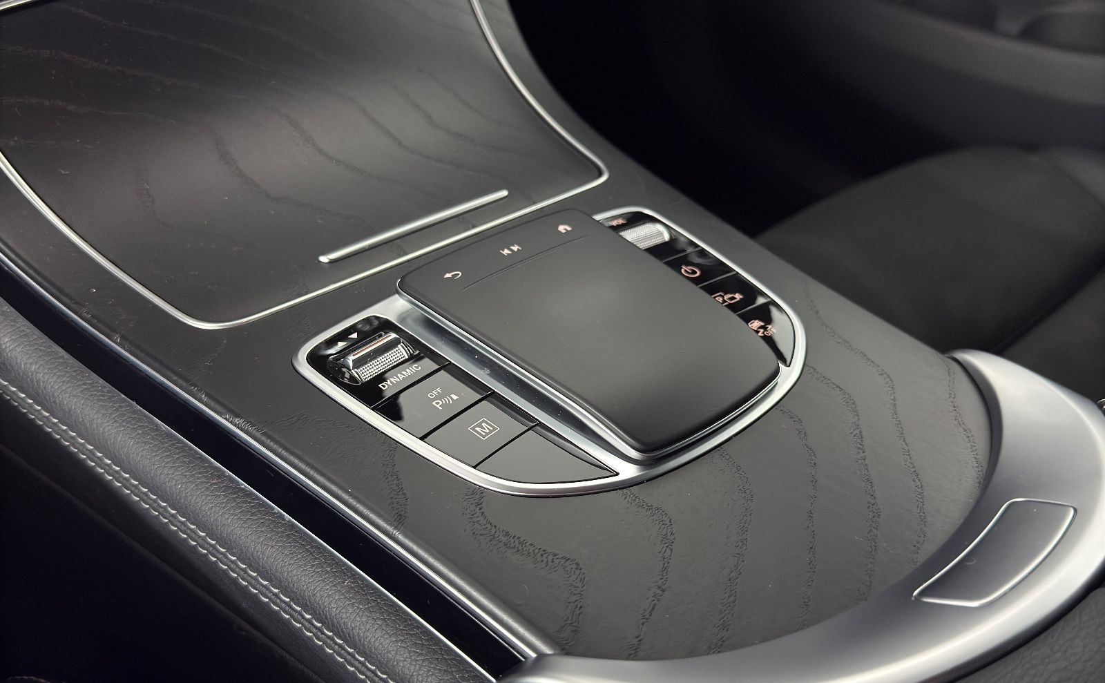 Mercedes-Benz GLC 300 GLC 300 e 4Matic Kamera AHK Business AMG LED