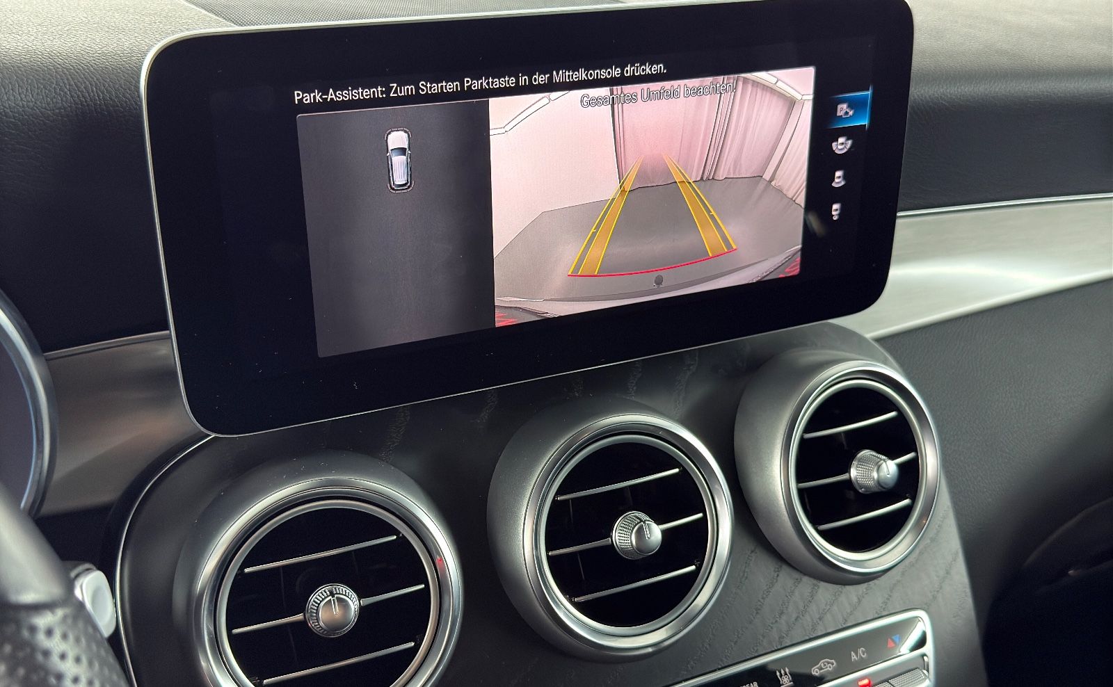 Mercedes-Benz GLC 300 GLC 300 e 4Matic Kamera AHK Business AMG LED