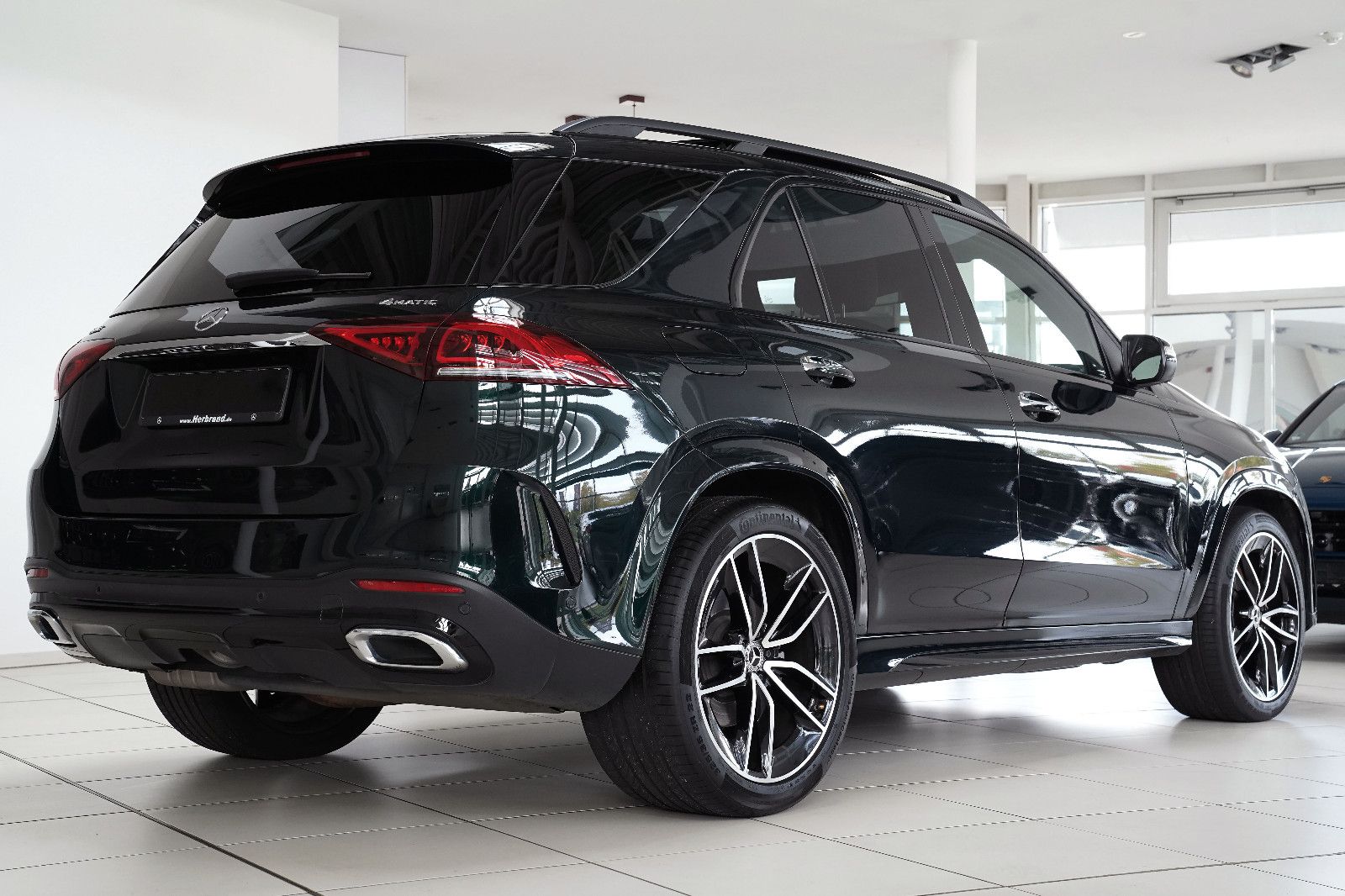 Mercedes-Benz GLE 400 GLE 400d AMG Airmatic Pano AHK Junge Sterne 26