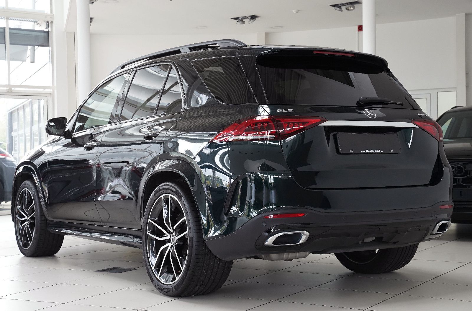 Mercedes-Benz GLE 400 GLE 400d AMG Airmatic Pano AHK Junge Sterne 26