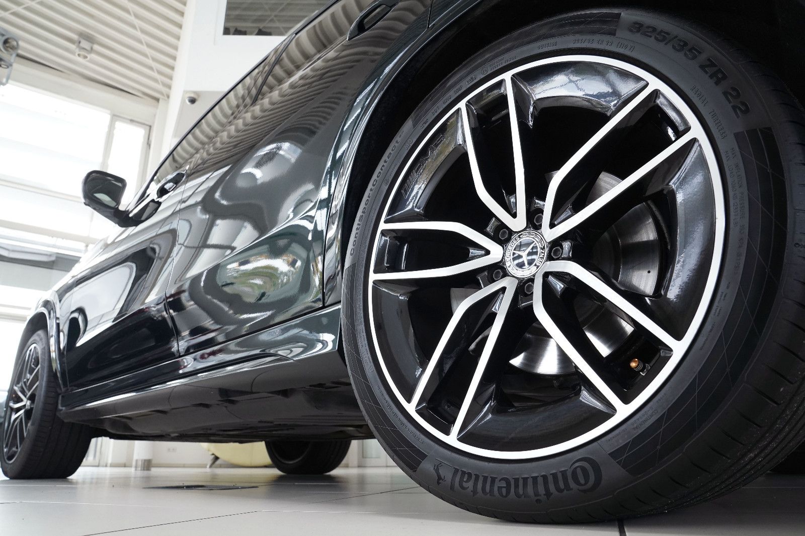 Mercedes-Benz GLE 400 GLE 400d AMG Airmatic Pano AHK Junge Sterne 26