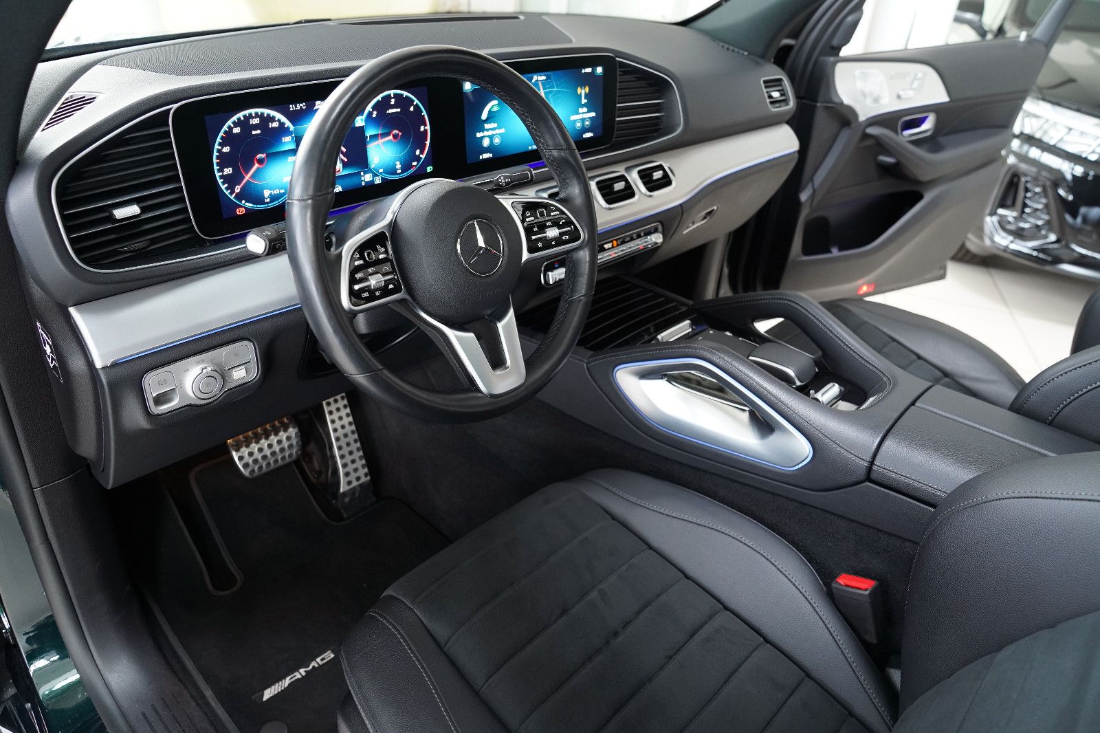 Mercedes-Benz GLE 400 GLE 400d AMG Airmatic Pano AHK Junge Sterne 26