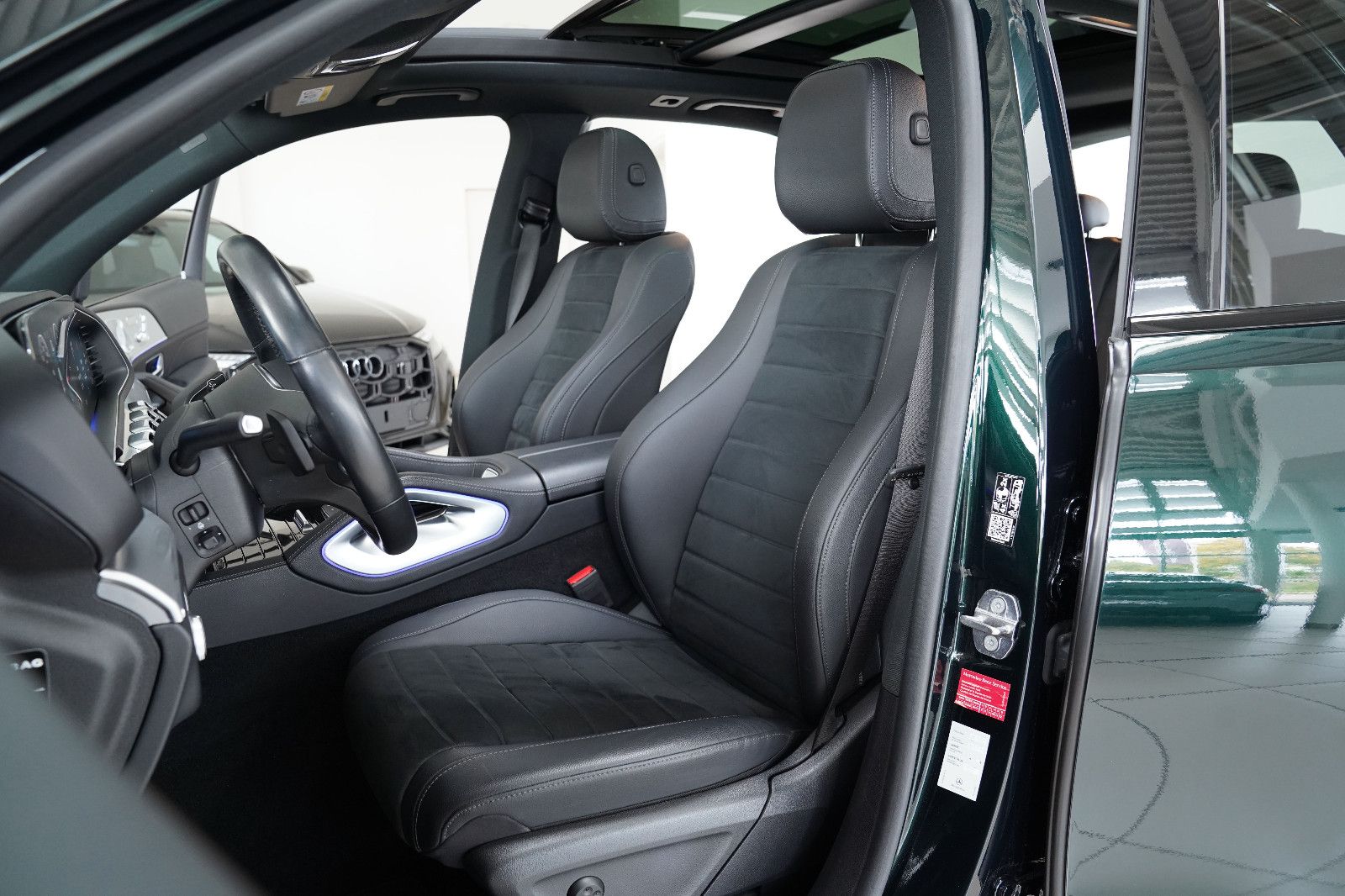 Mercedes-Benz GLE 400 GLE 400d AMG Airmatic Pano AHK Junge Sterne 26